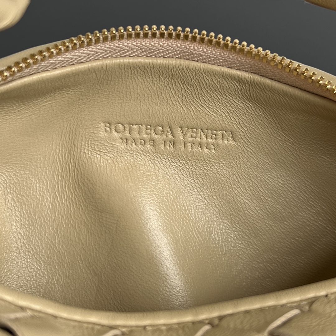 BOTTEGA VENETA Mini Jodie Handle Bag Porridge