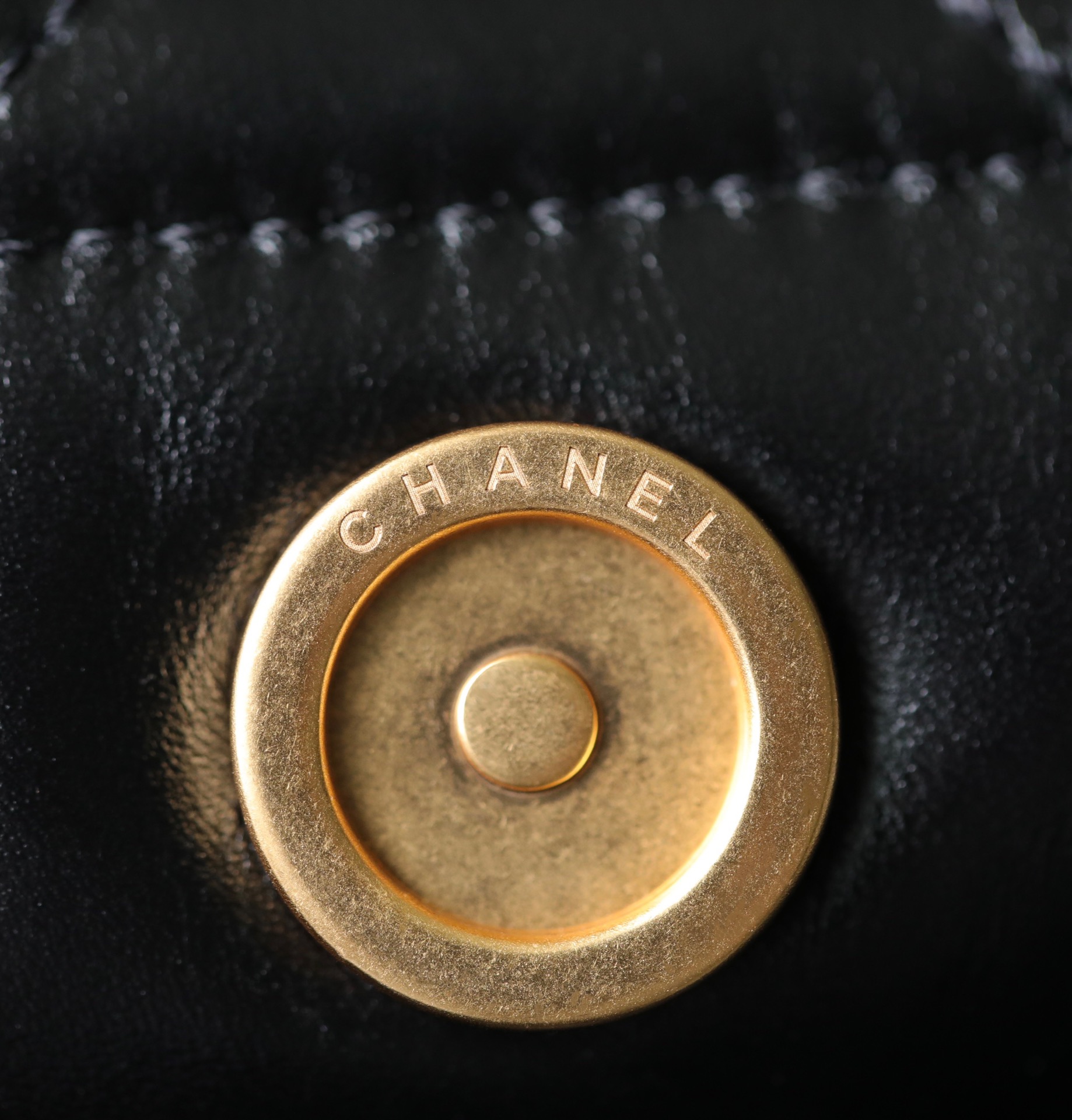 CHANEL Medium 22 Bag Black Calfskin Gold Hardware