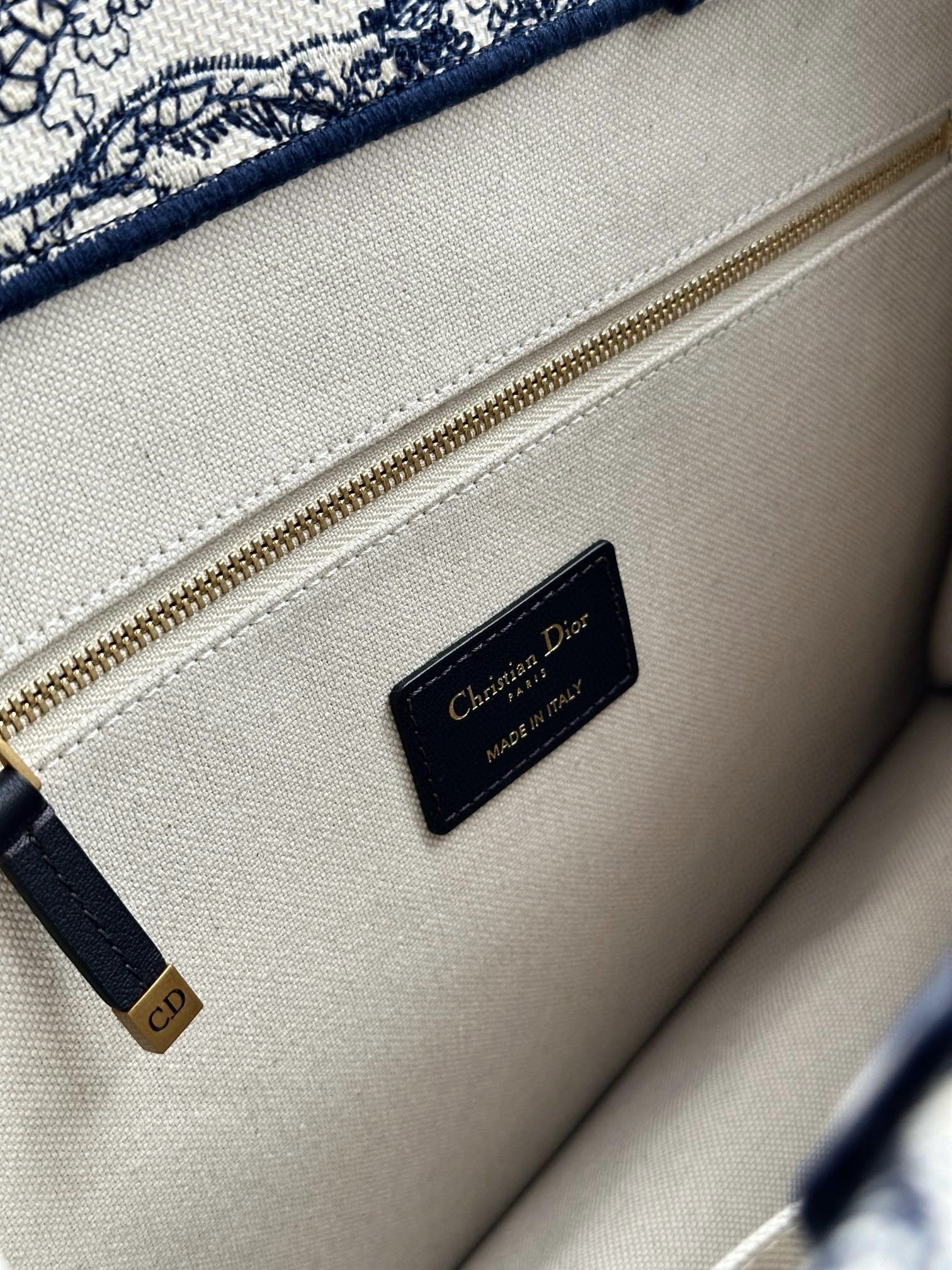 DIOR Medium Dior Book Tote White and Navy Blue Toile de Jouy Sauvage Embroidery with Navy Blue Calfskin