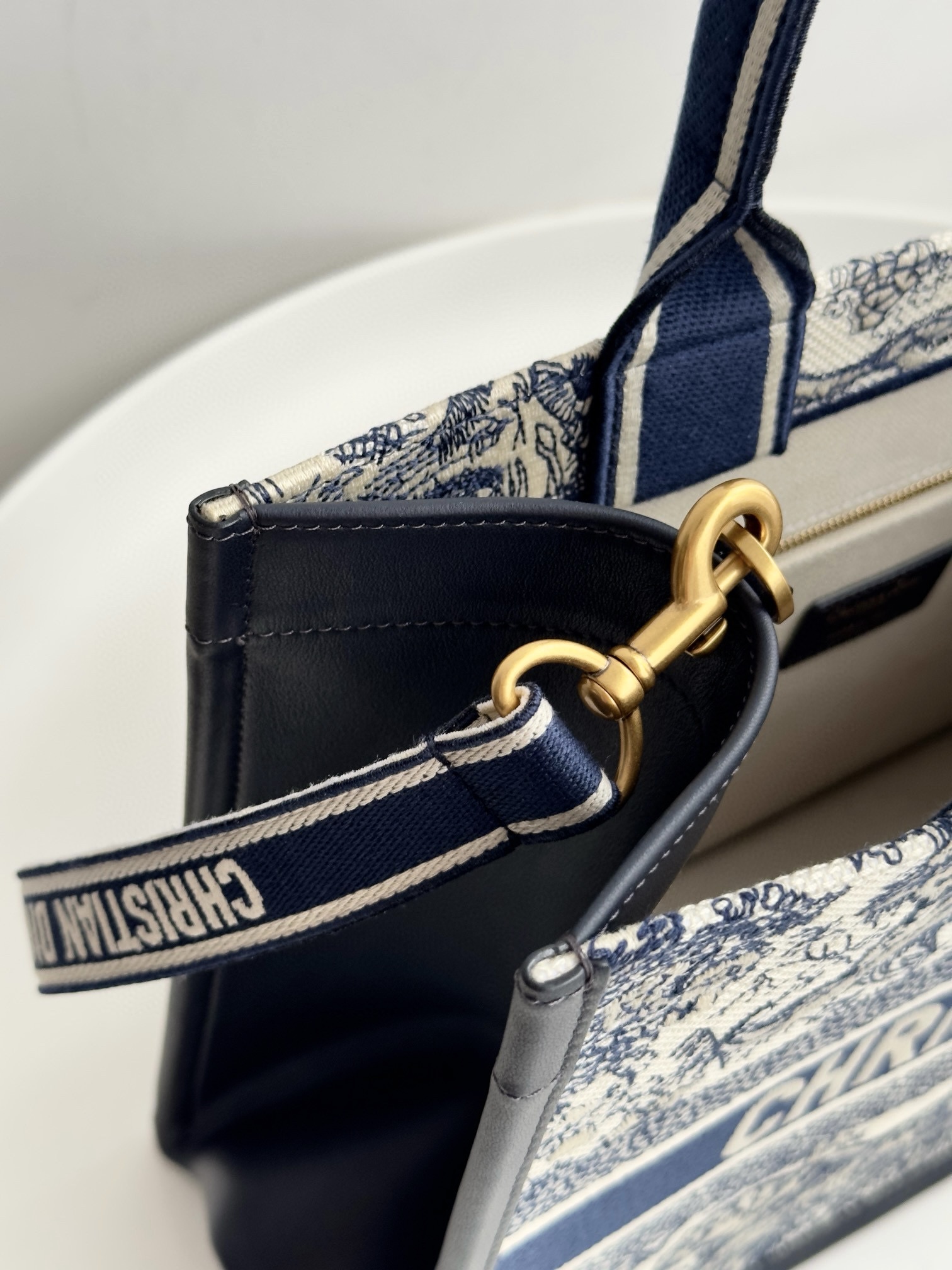 DIOR Medium Dior Book Tote White and Navy Blue Toile de Jouy Sauvage Embroidery with Navy Blue Calfskin