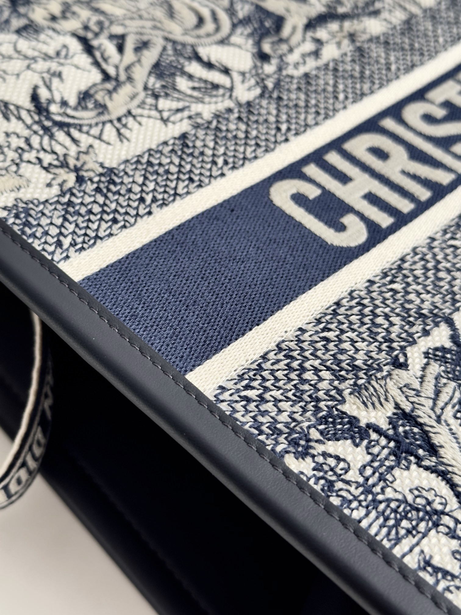 DIOR Medium Dior Book Tote White and Navy Blue Toile de Jouy Sauvage Embroidery with Navy Blue Calfskin