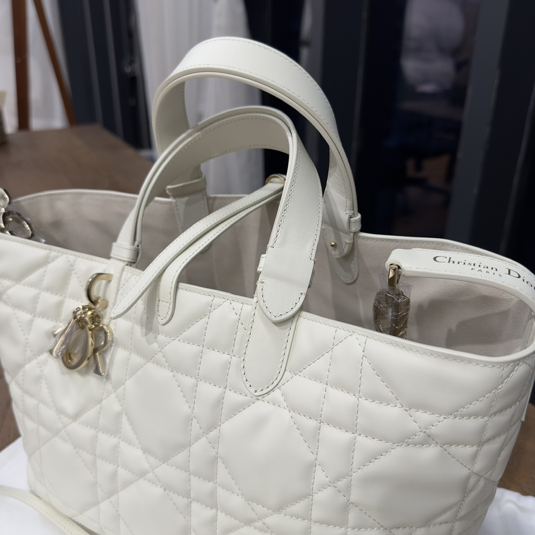 DIOR Medium Dior Toujours Bag Latte Macrocannage Calfskin