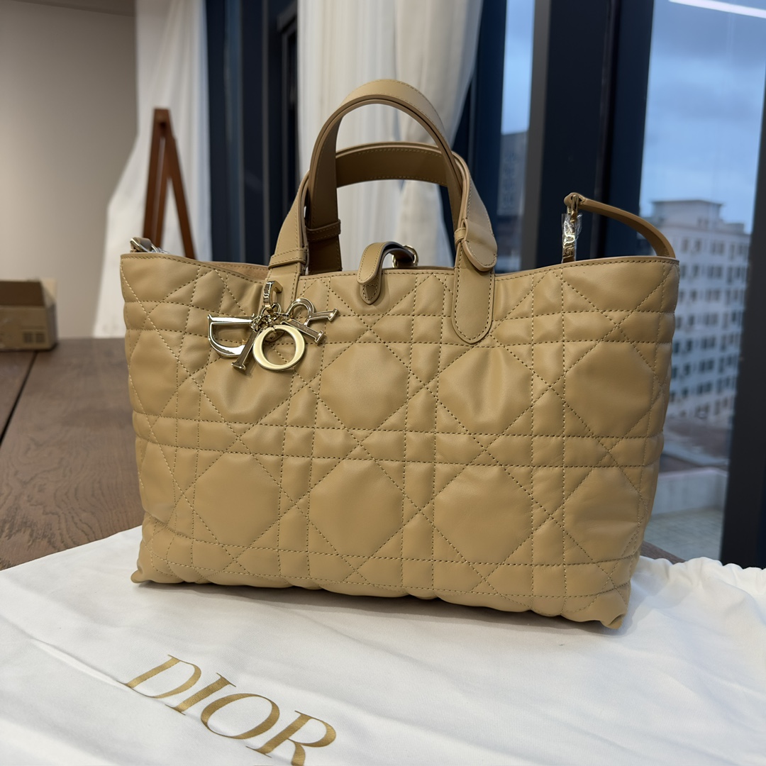 DIOR Medium Dior Toujours Bag Medium Tan Macrocannage Calfskin