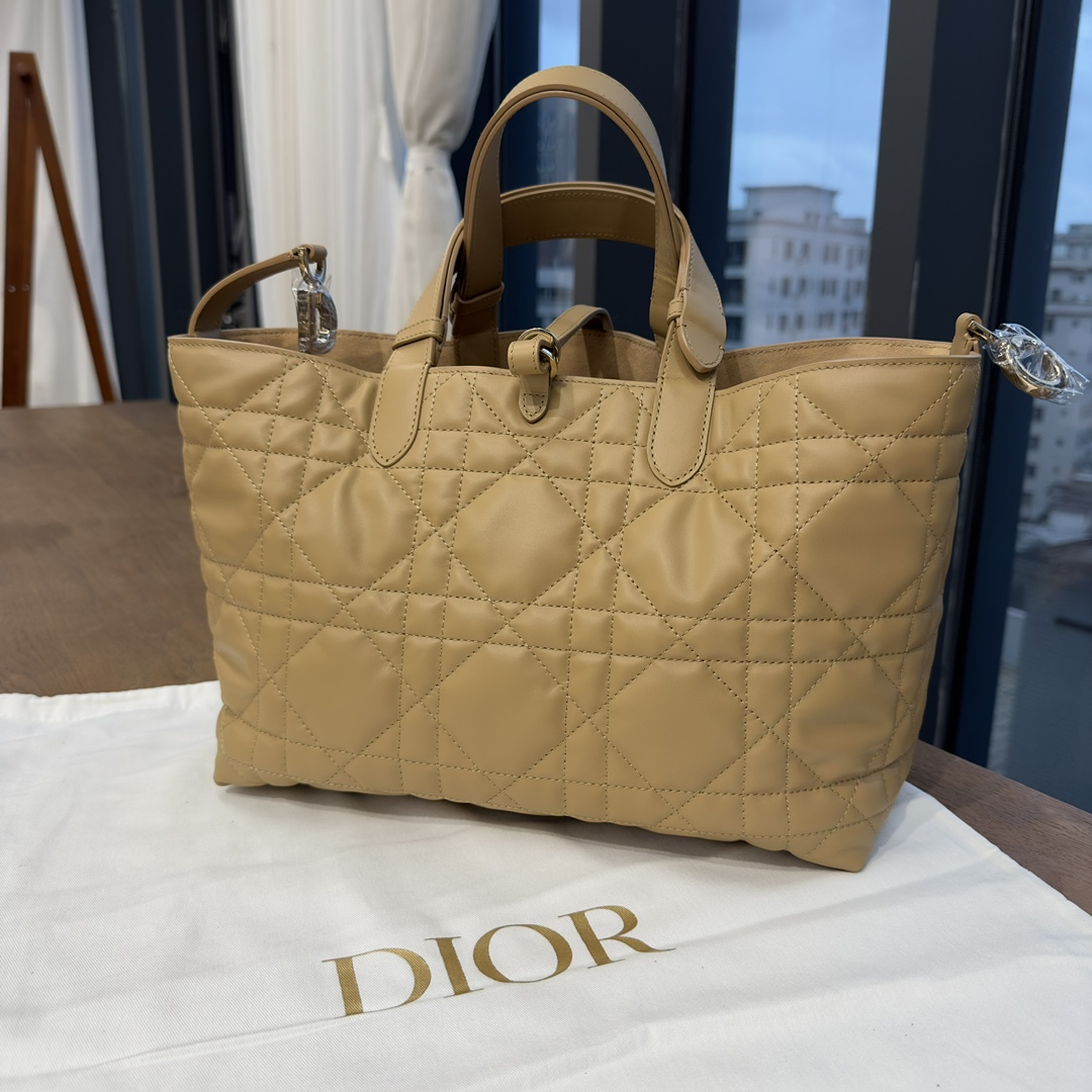 DIOR Medium Dior Toujours Bag Medium Tan Macrocannage Calfskin