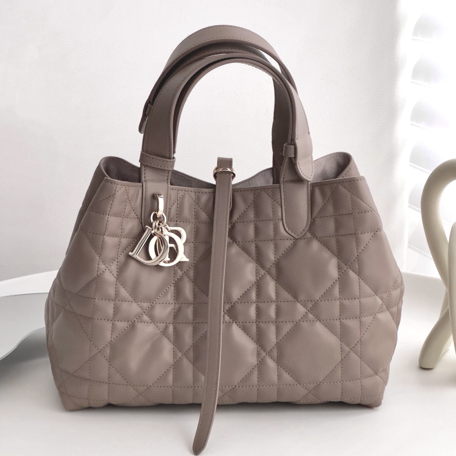 DIOR Medium Dior Toujours Bag Warm Taupe Macrocannage Calfskin