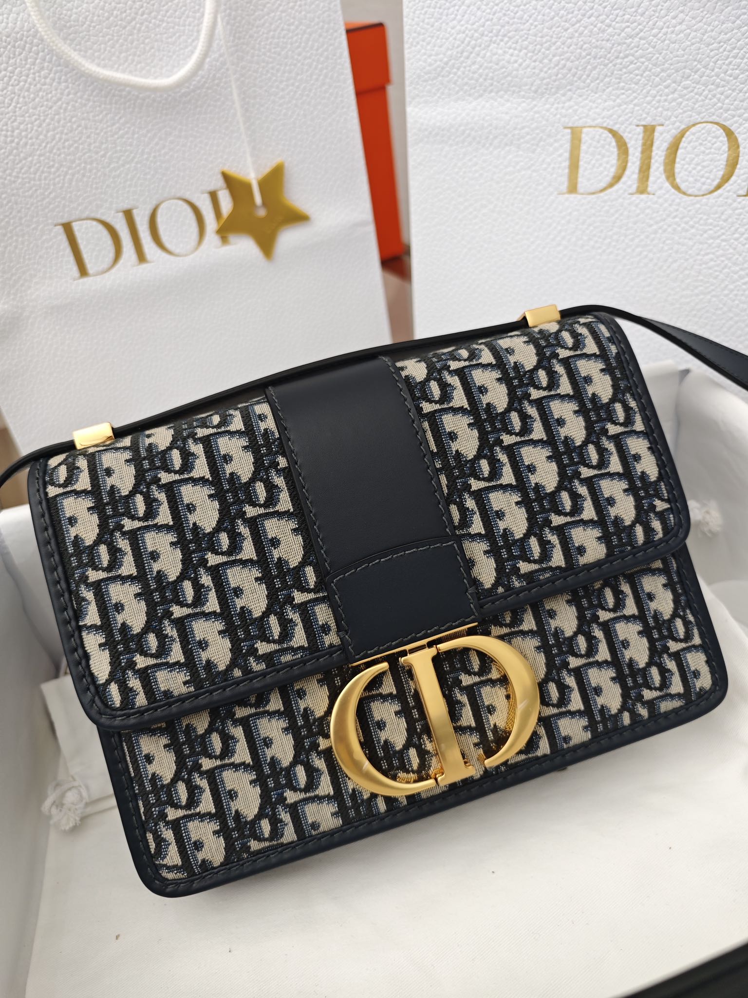 DIOR 30 Montaigne Bag Blue Dior Oblique Jacquard