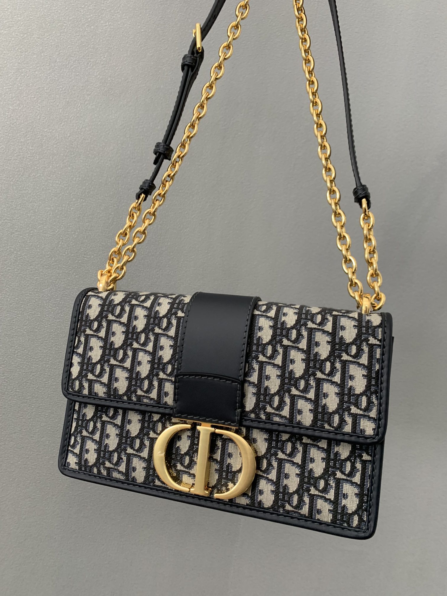 DIOR 30 Montaigne Chain Bag Blue Dior Oblique Jacquard