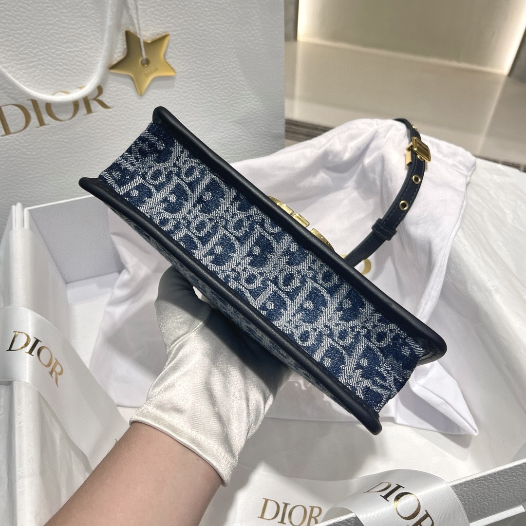 DIOR 30 Montaigne East-West Bag with Chain Blue Denim Dior Oblique Jacquard