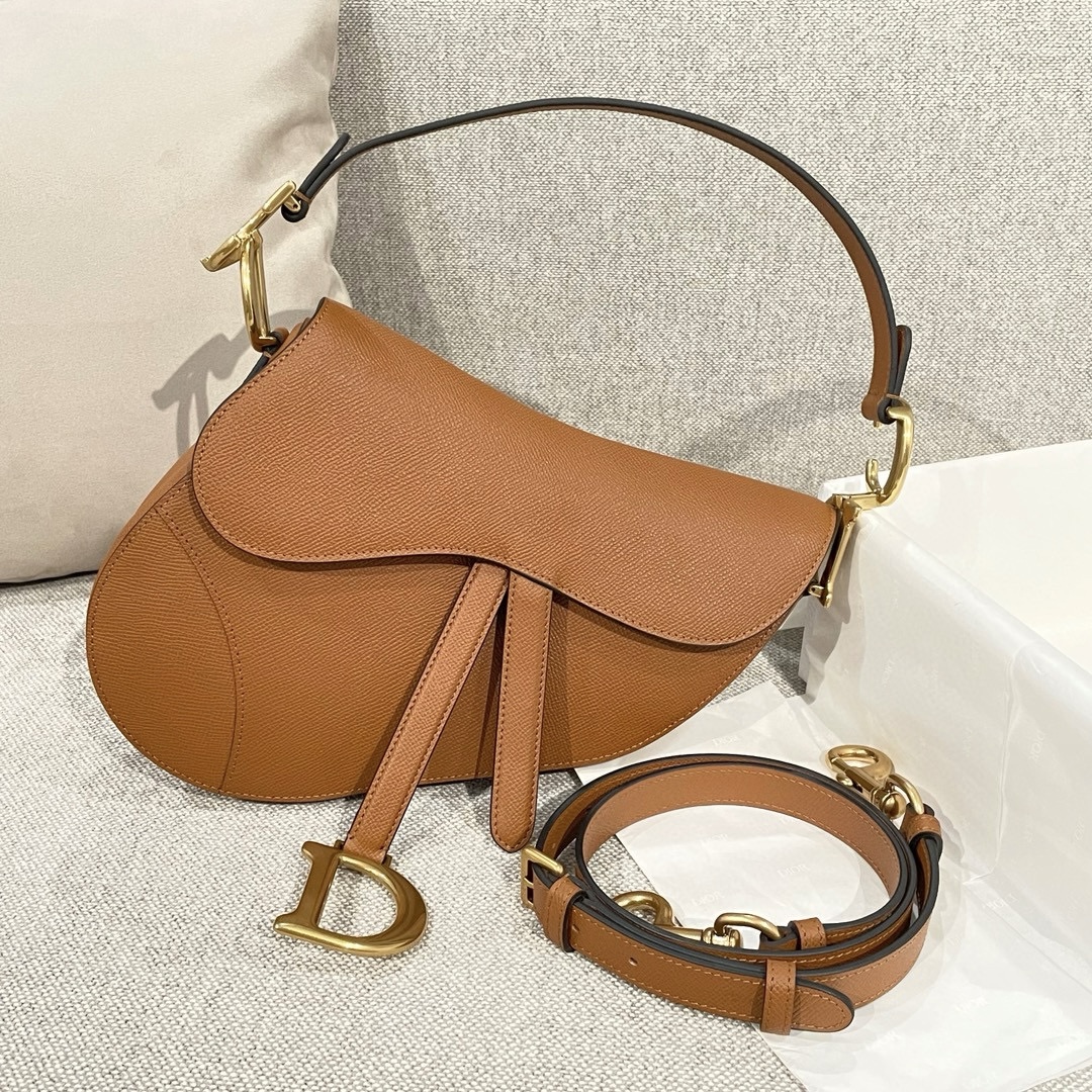 DIOR Saddle Bag with Strap Golden Saddle Grained Calfskin