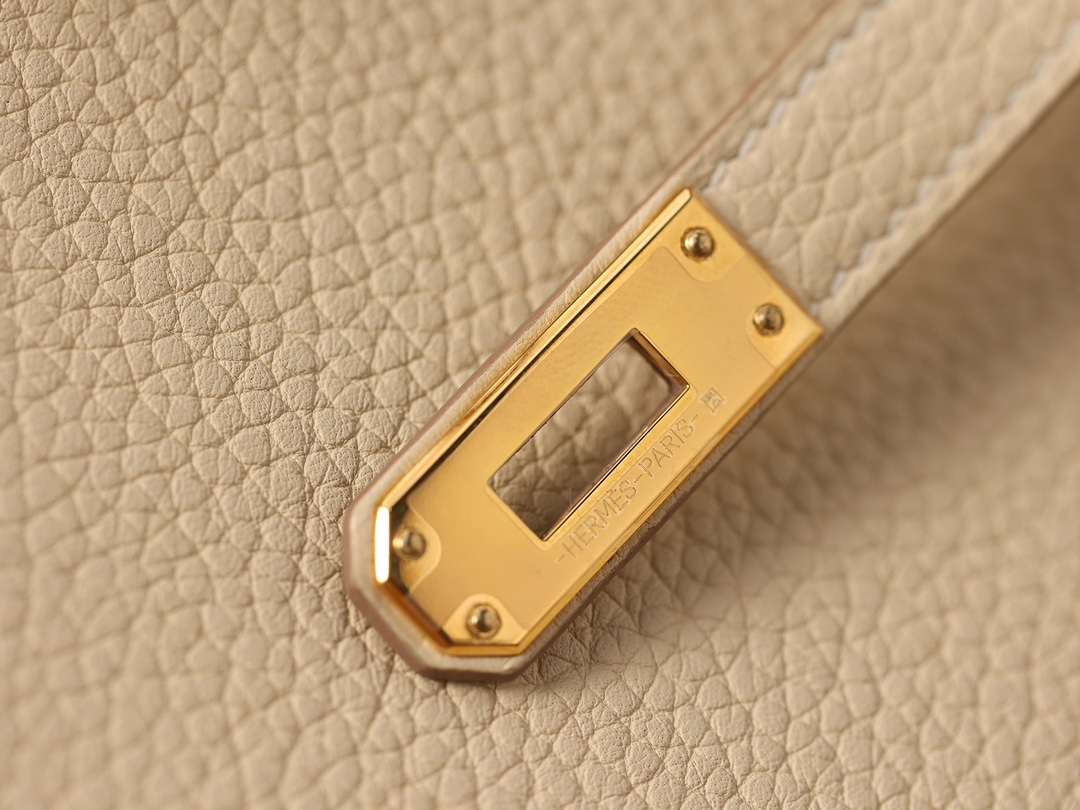 Hermès Birkin 25 Craie Togo Leather Gold Hardware (100% Handmade)