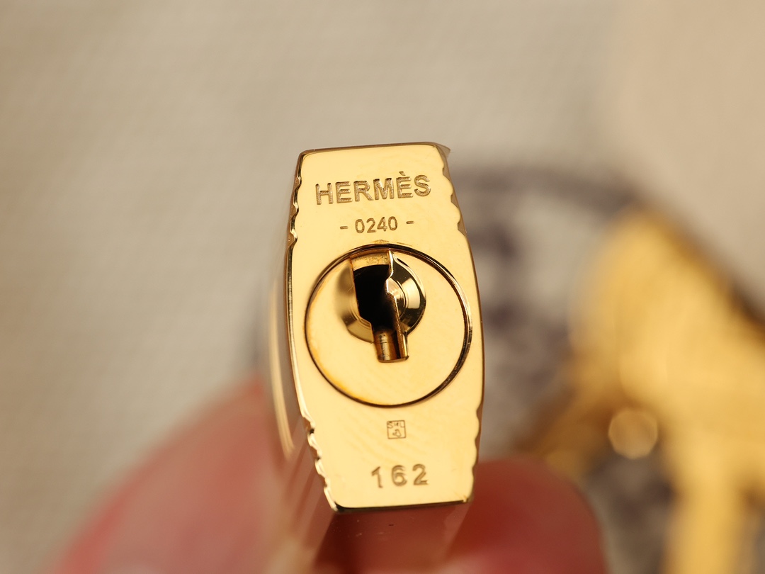 Hermès Birkin 30 Craie Togo Leather Gold Hardware (100% Handmade)