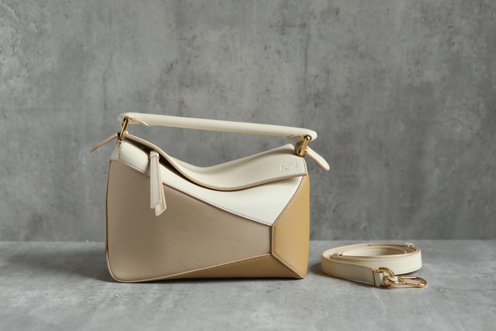 LOEWE Small Tri-Color Puzzle bag in classic calfskin Angora/Dusty Beige/Gold