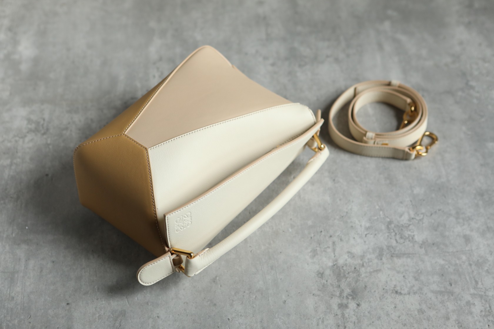 LOEWE Small Tri-Color Puzzle bag in classic calfskin Angora/Dusty Beige/Gold