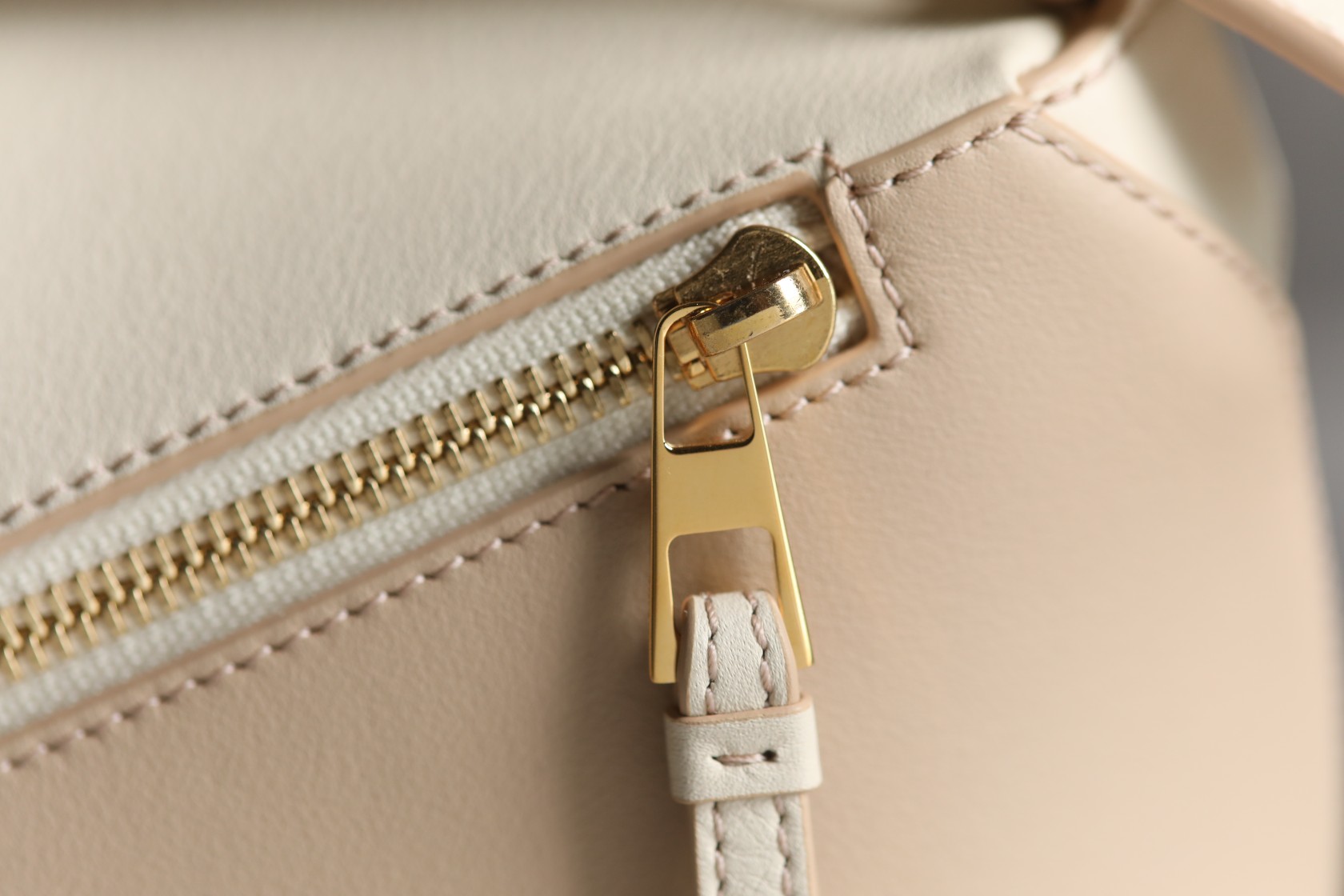 LOEWE Small Tri-Color Puzzle bag in classic calfskin Angora/Dusty Beige/Gold