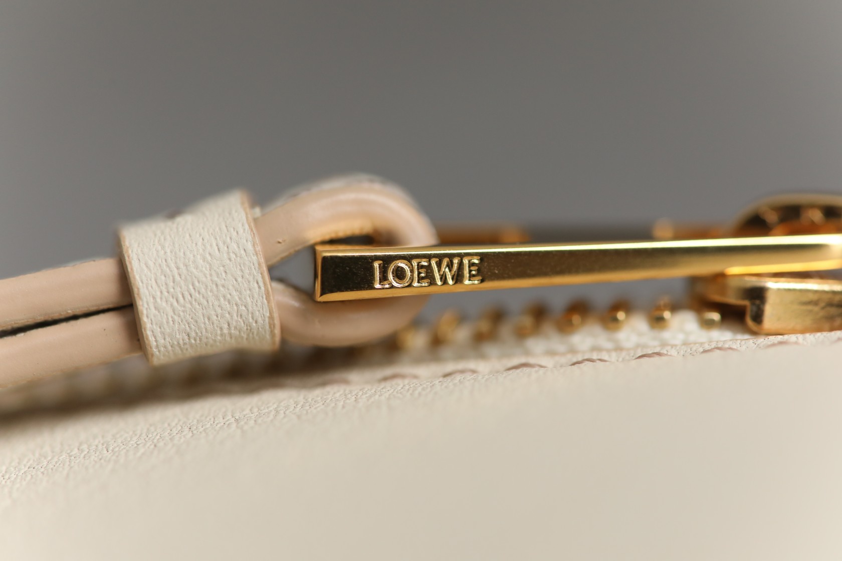 LOEWE Small Tri-Color Puzzle bag in classic calfskin Angora/Dusty Beige/Gold