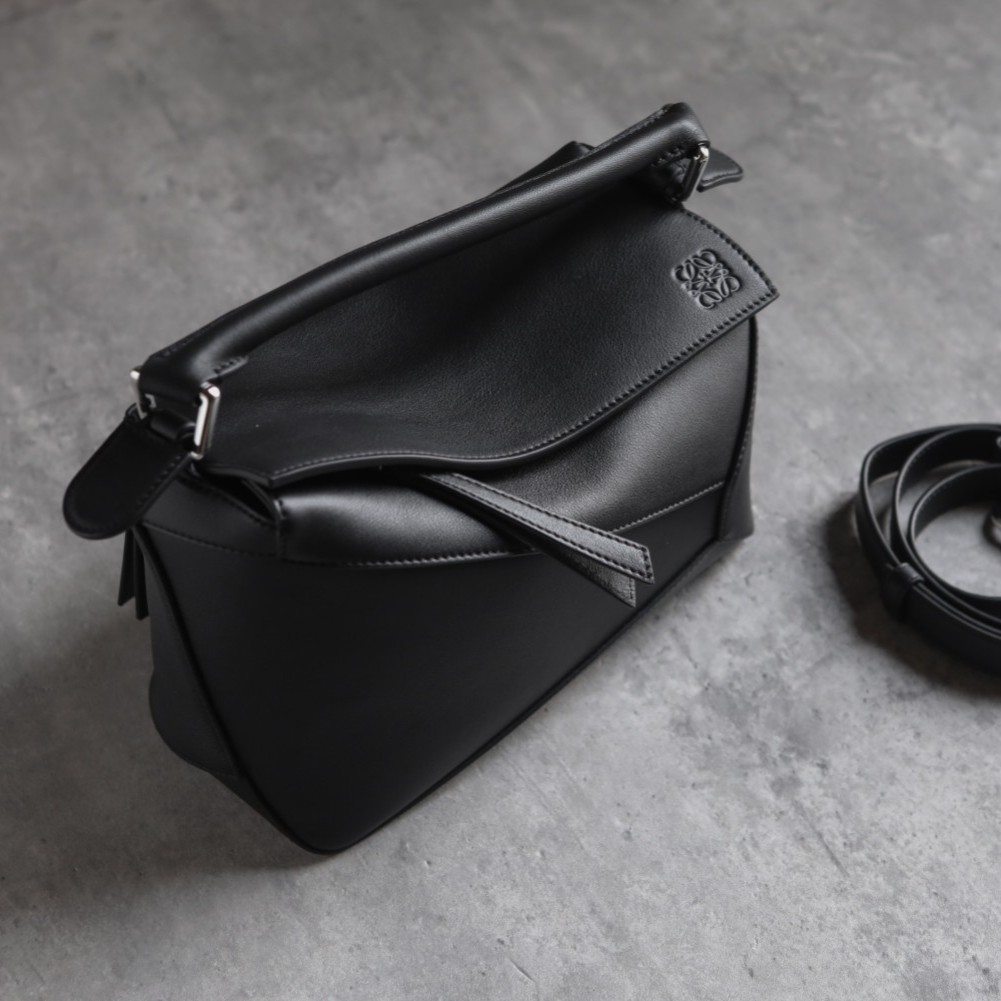 LOEWE Small Puzzle bag in classic calfskin Black