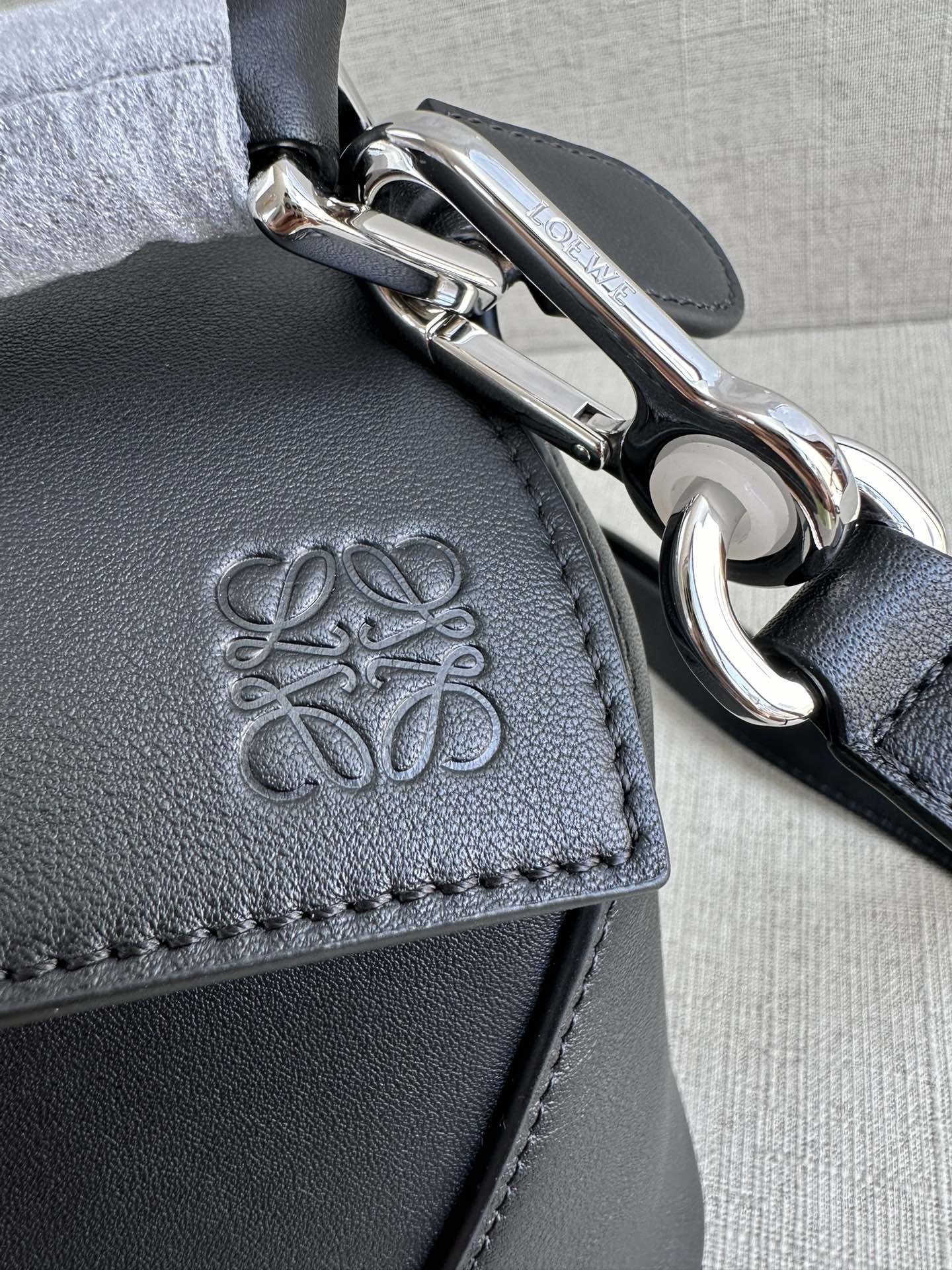 LOEWE Small Puzzle bag in classic calfskin Black