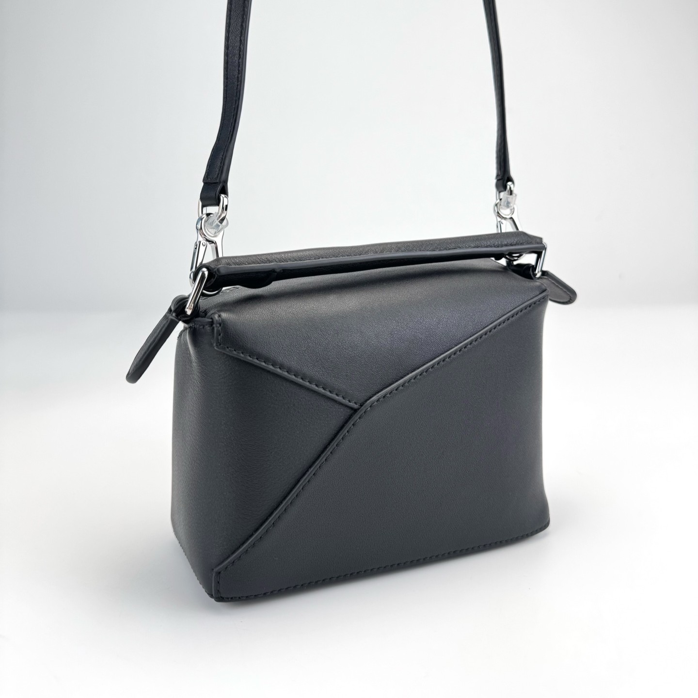 LOEWE Mini Puzzle bag in classic calfskin Black