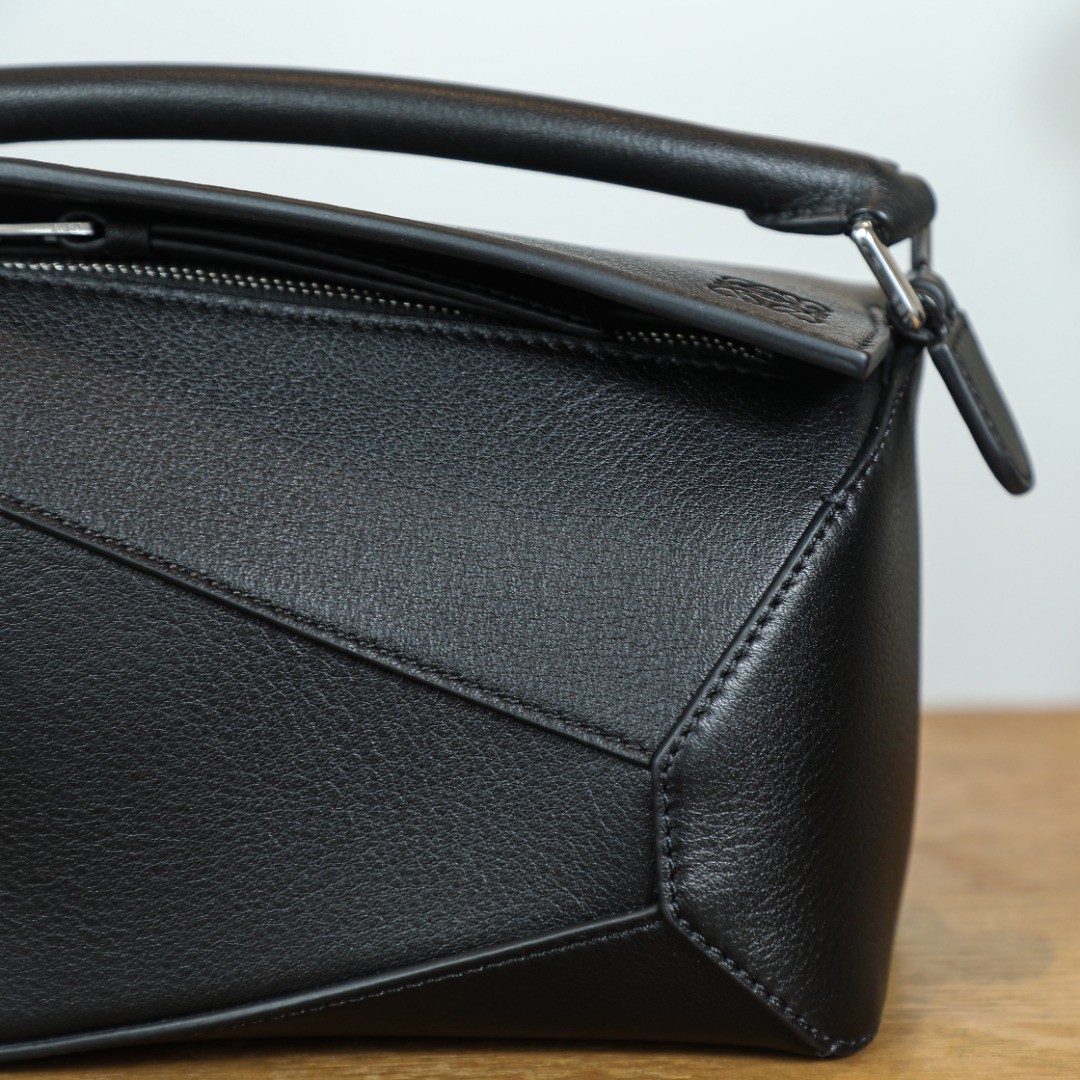 LOEWE Mini Puzzle bag in classic calfskin Black