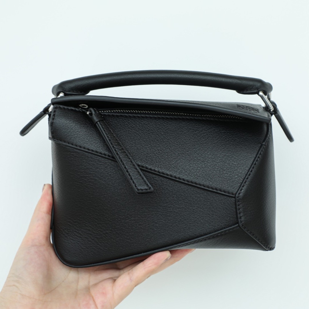 LOEWE Mini Puzzle bag in classic calfskin Black