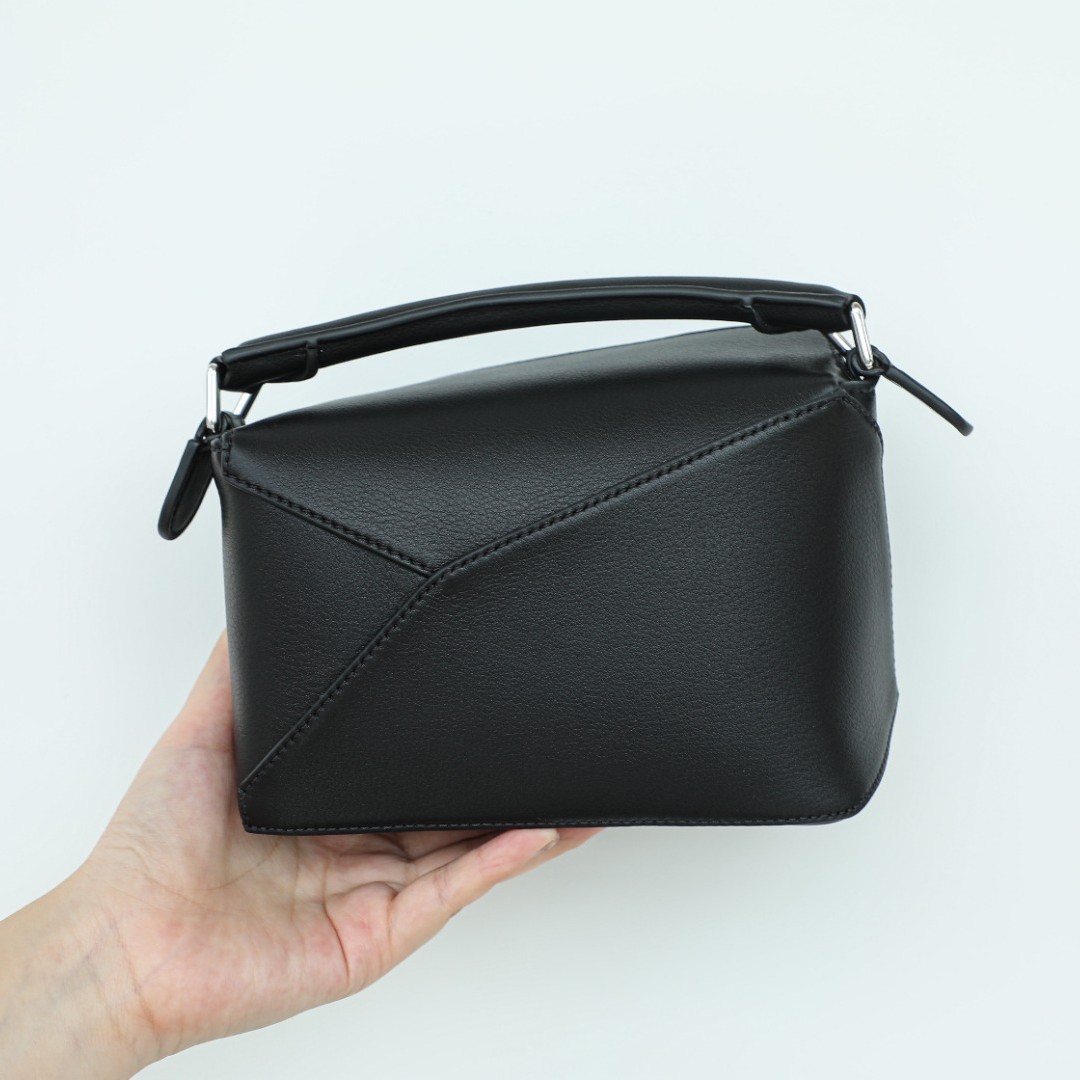 LOEWE Mini Puzzle bag in classic calfskin Black