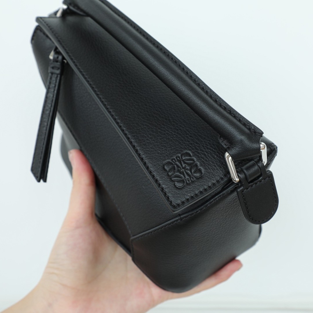 LOEWE Mini Puzzle bag in classic calfskin Black