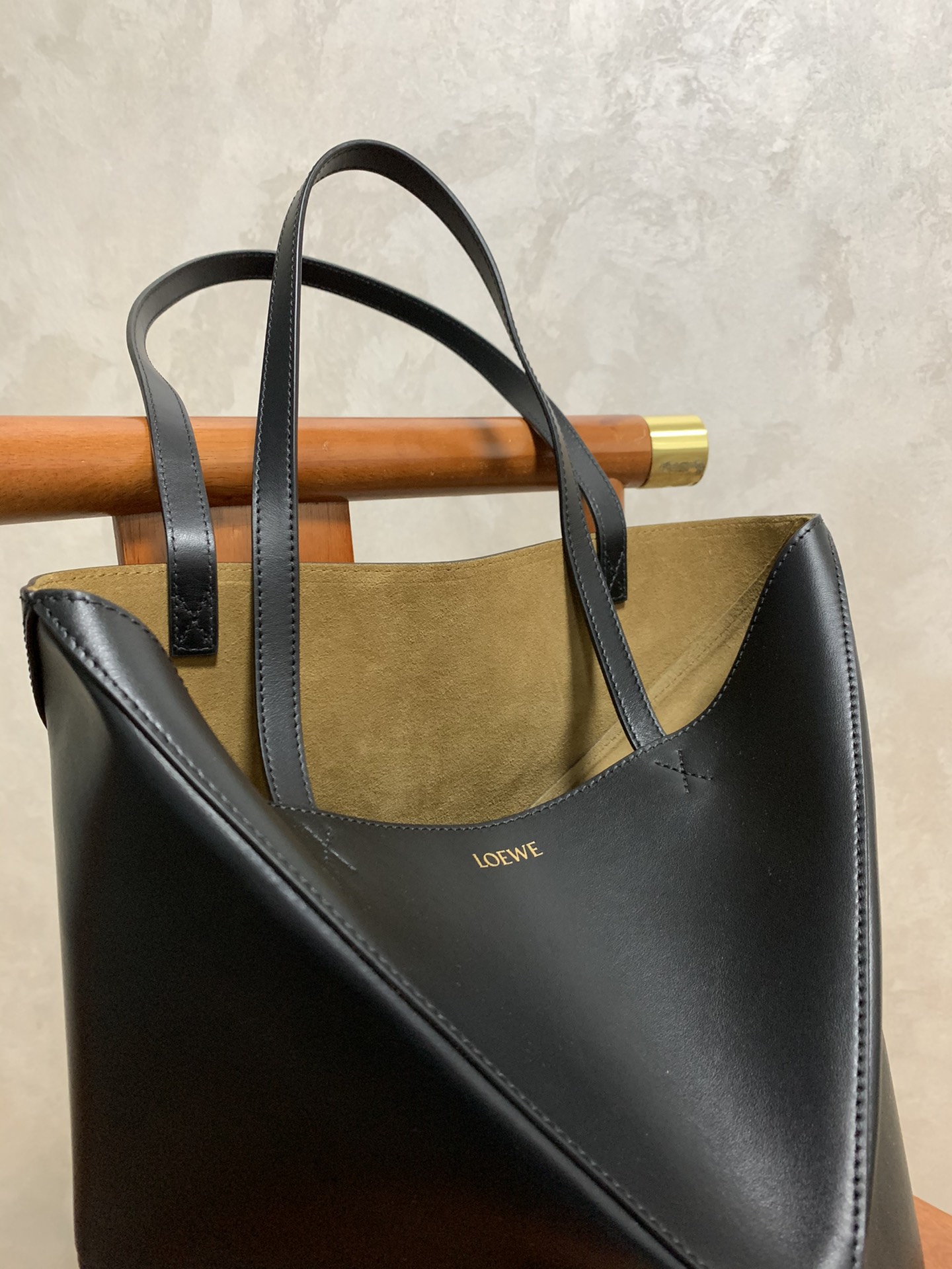 LOEWE Medium Puzzle Fold tote in shiny calfskin Black