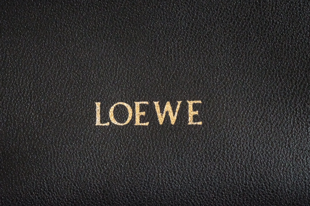 LOEWE Medium Flamenco purse in mellow nappa lambskin Black