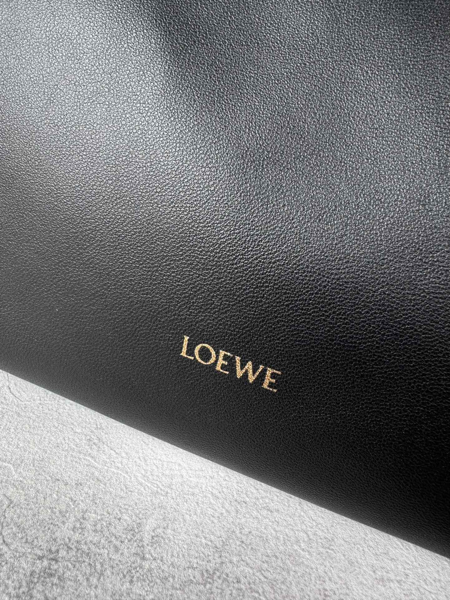 LOEWE Medium Flamenco purse in mellow nappa lambskin Black