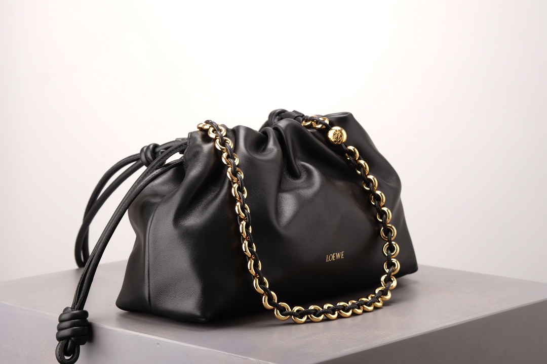 LOEWE Medium Flamenco purse in mellow nappa lambskin Black