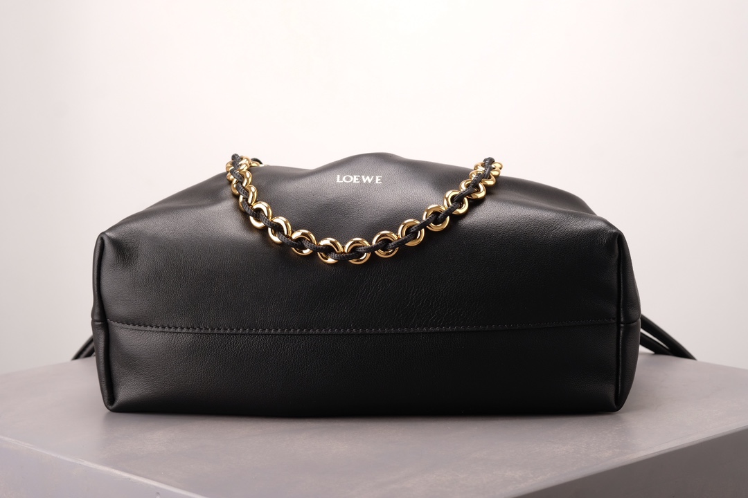 LOEWE Medium Flamenco purse in mellow nappa lambskin Black