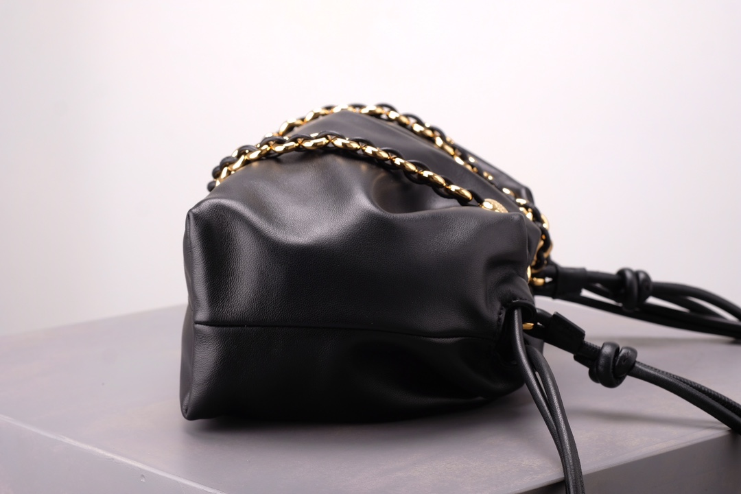 LOEWE Medium Flamenco purse in mellow nappa lambskin Black