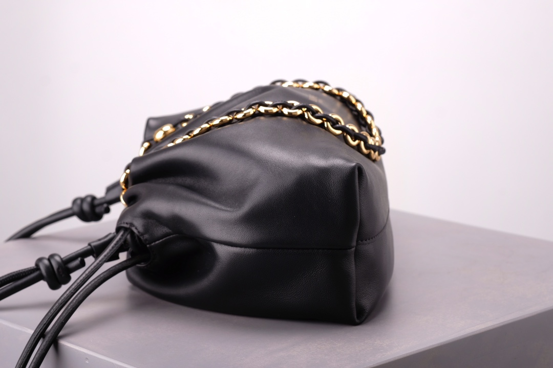 LOEWE Medium Flamenco purse in mellow nappa lambskin Black