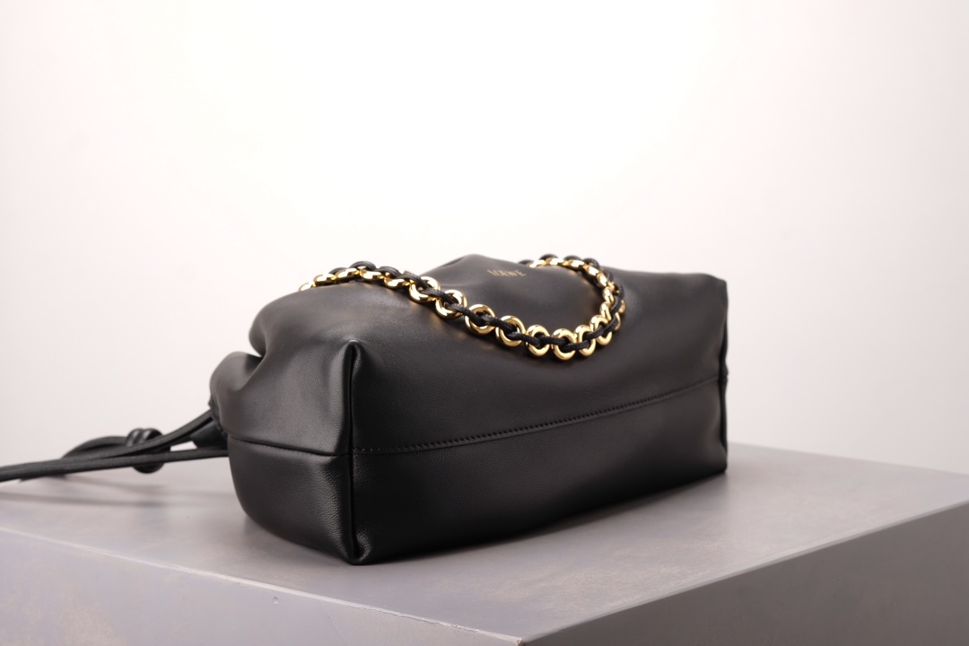 LOEWE Medium Flamenco purse in mellow nappa lambskin Black