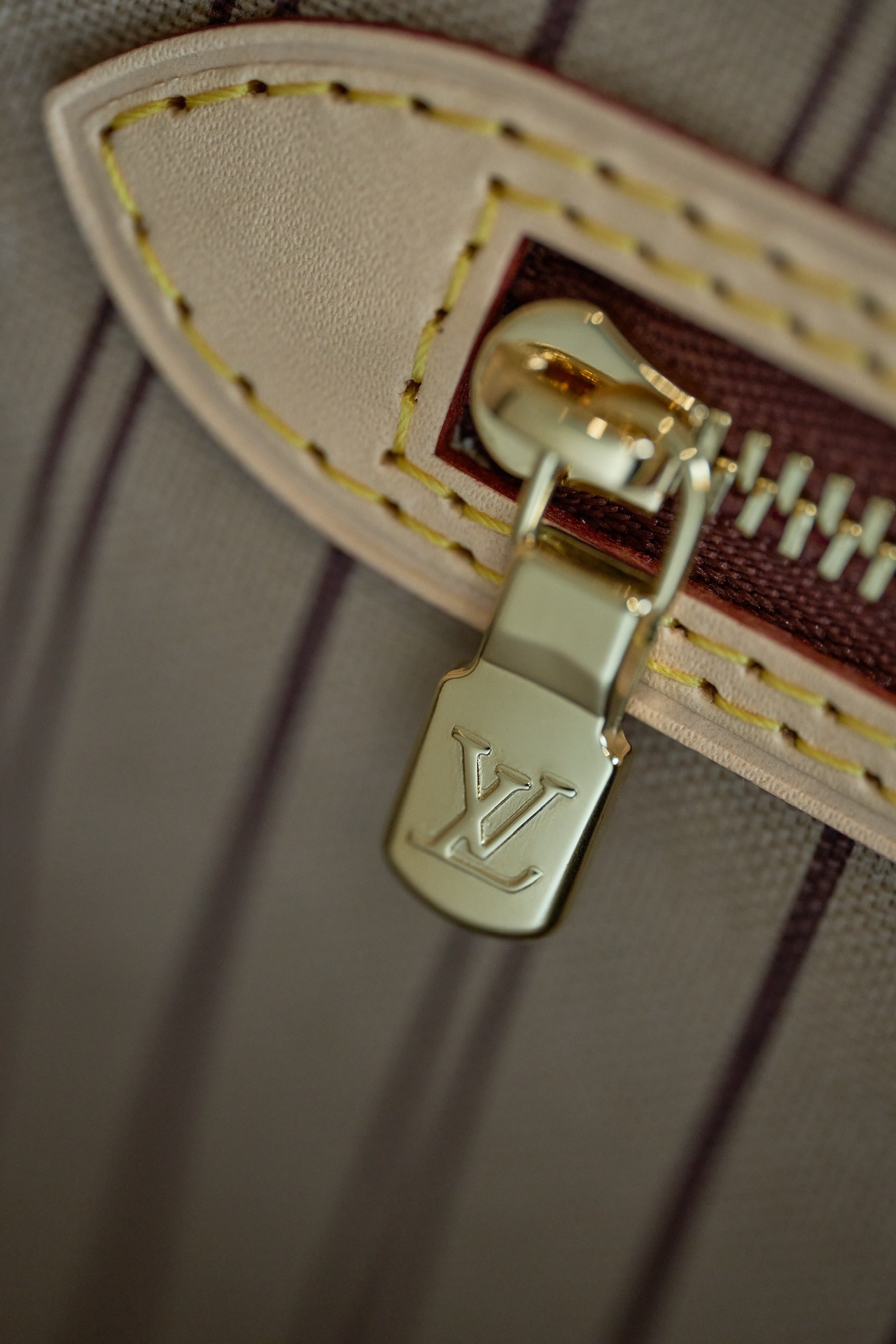 LOUIS VUITTON Neverfull MM Beige M46975