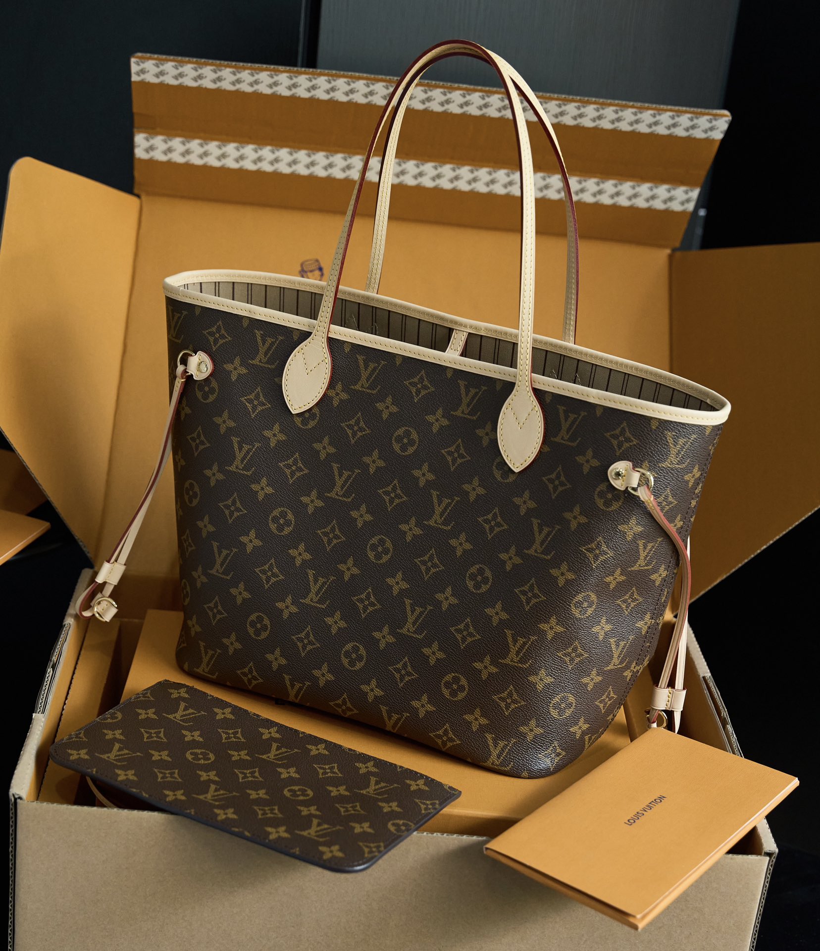 LOUIS VUITTON Neverfull MM Beige M46975