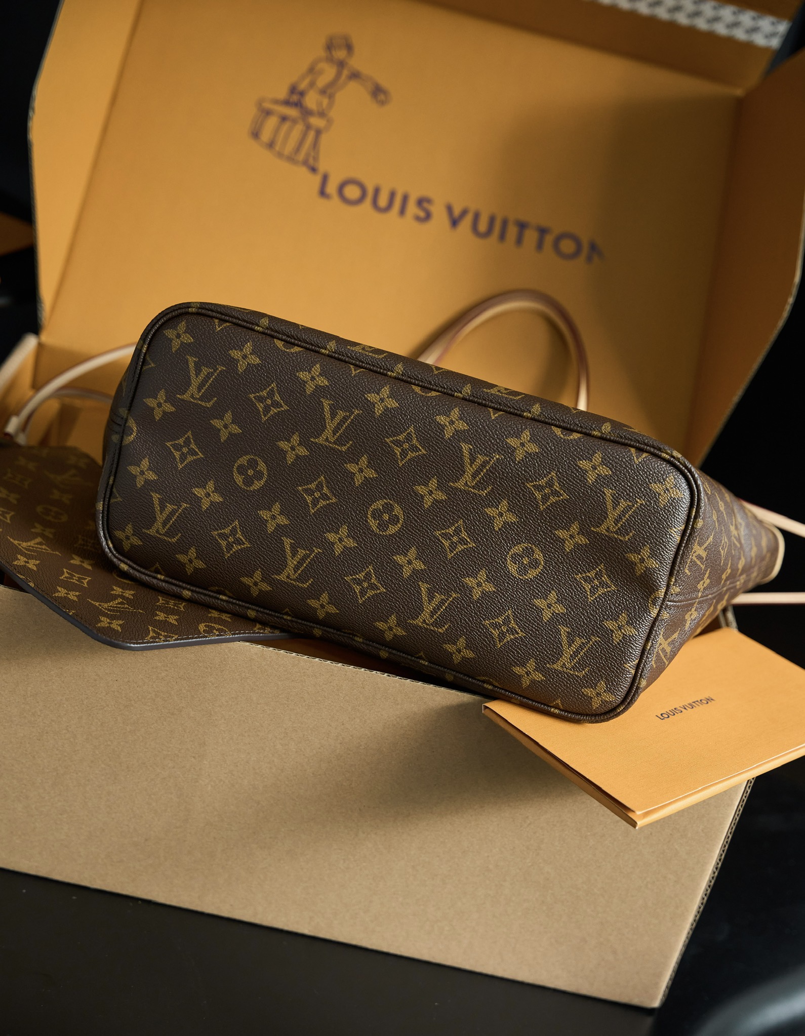 LOUIS VUITTON Neverfull MM Cherry Red M46987