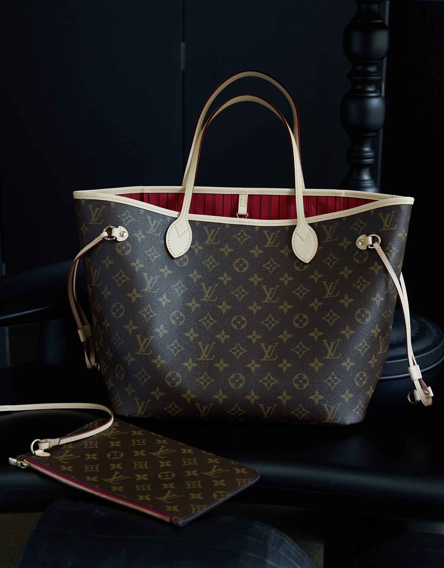 LOUIS VUITTON Neverfull MM Cherry Red M46987