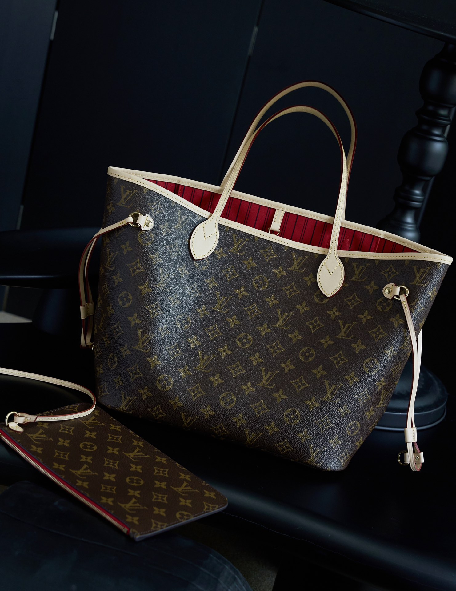 LOUIS VUITTON Neverfull MM Cherry Red M46987