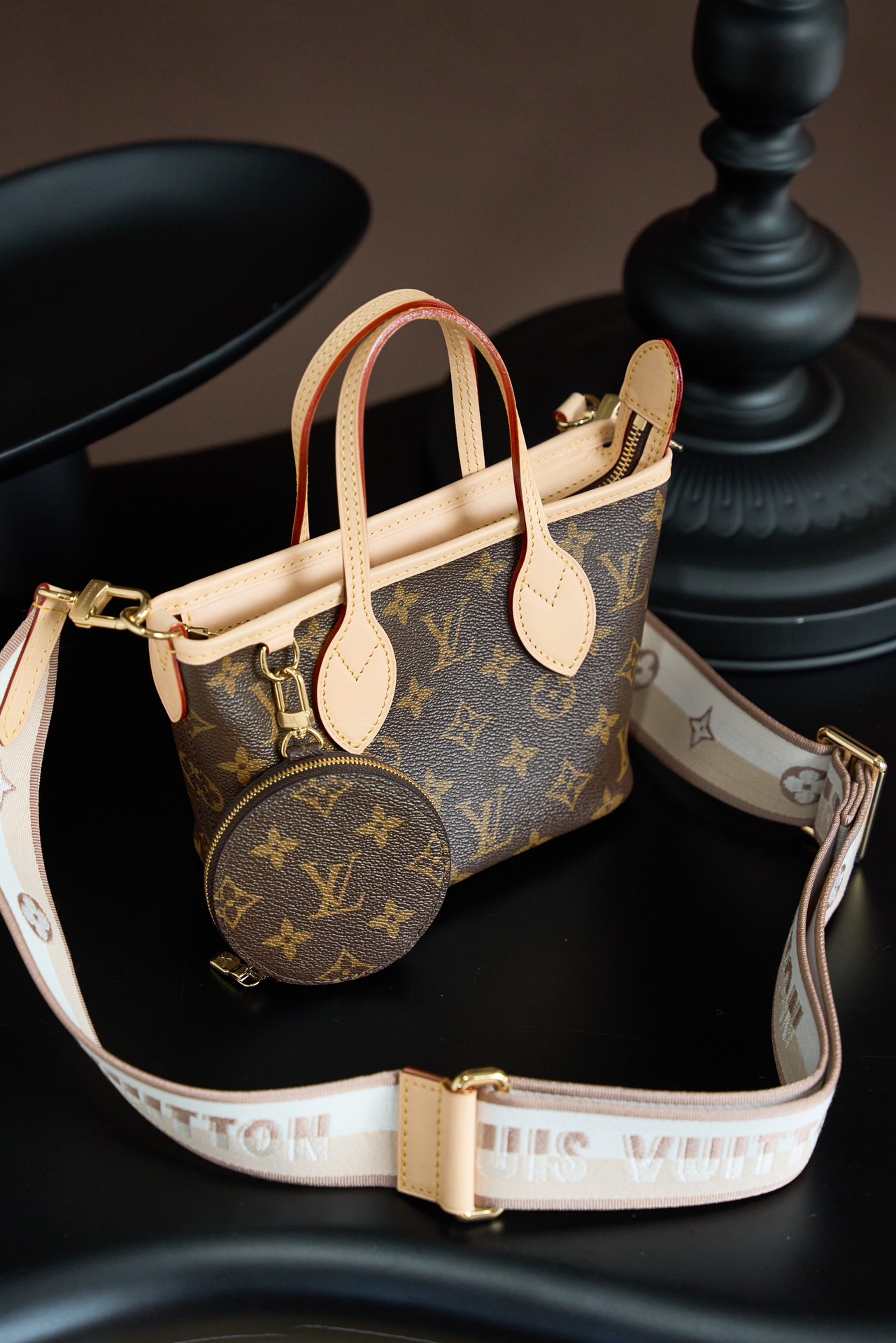 LOUIS VUITTON M46705 Neverfull BB Beige