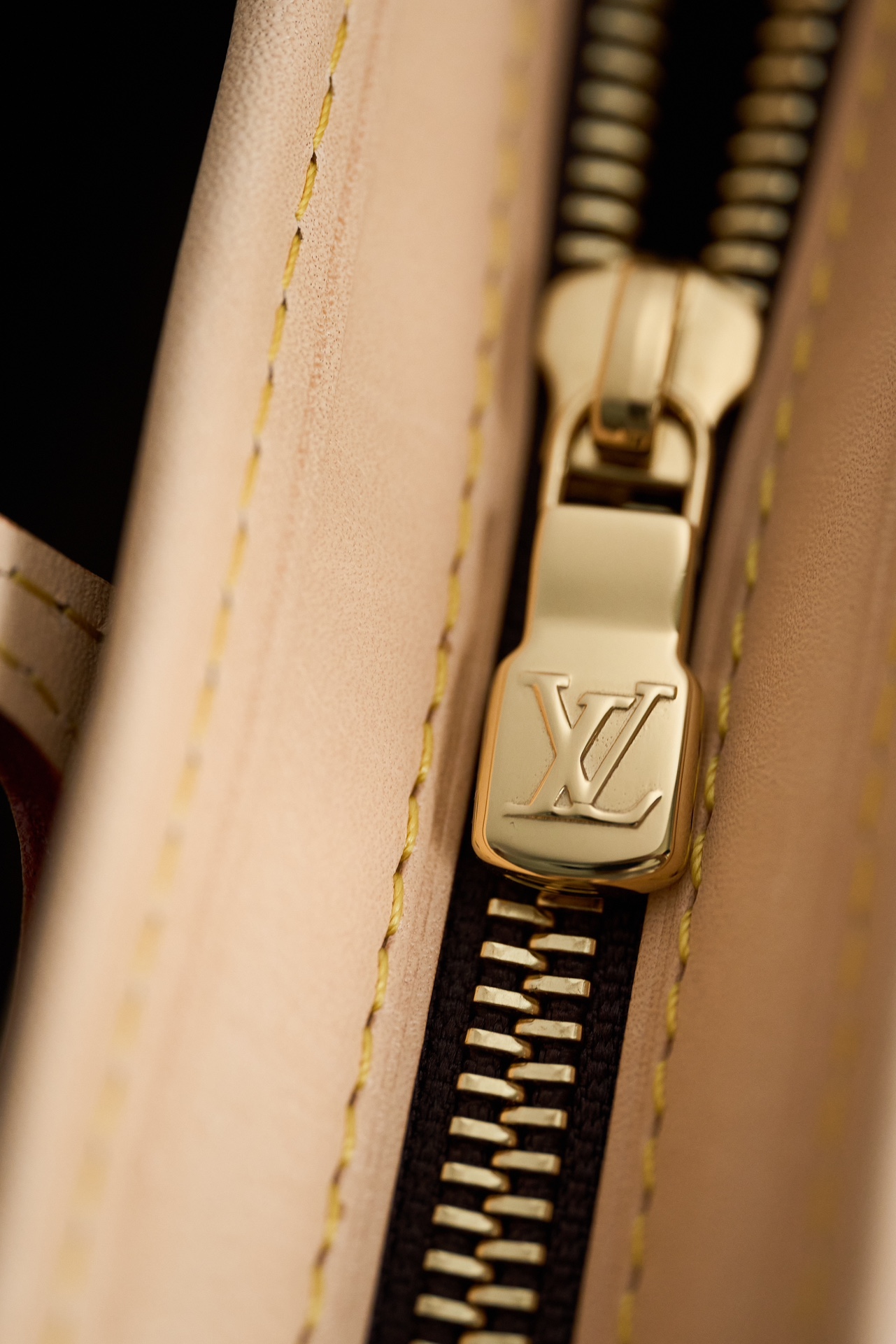 LOUIS VUITTON M46705 Neverfull BB Beige