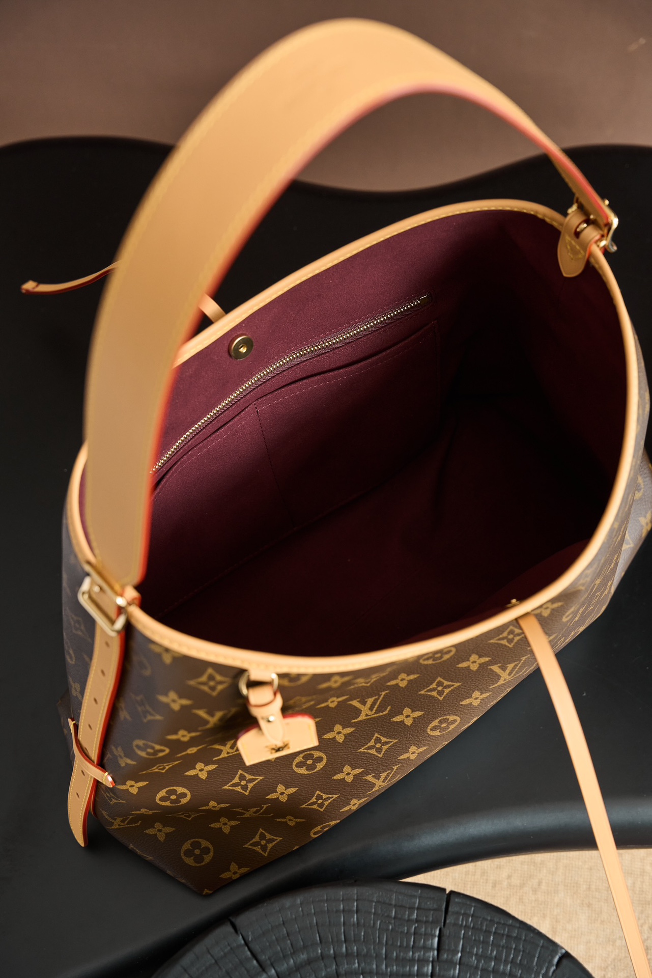 LOUIS VUITTON M46197 CarryAll MM Monogram coated canvas