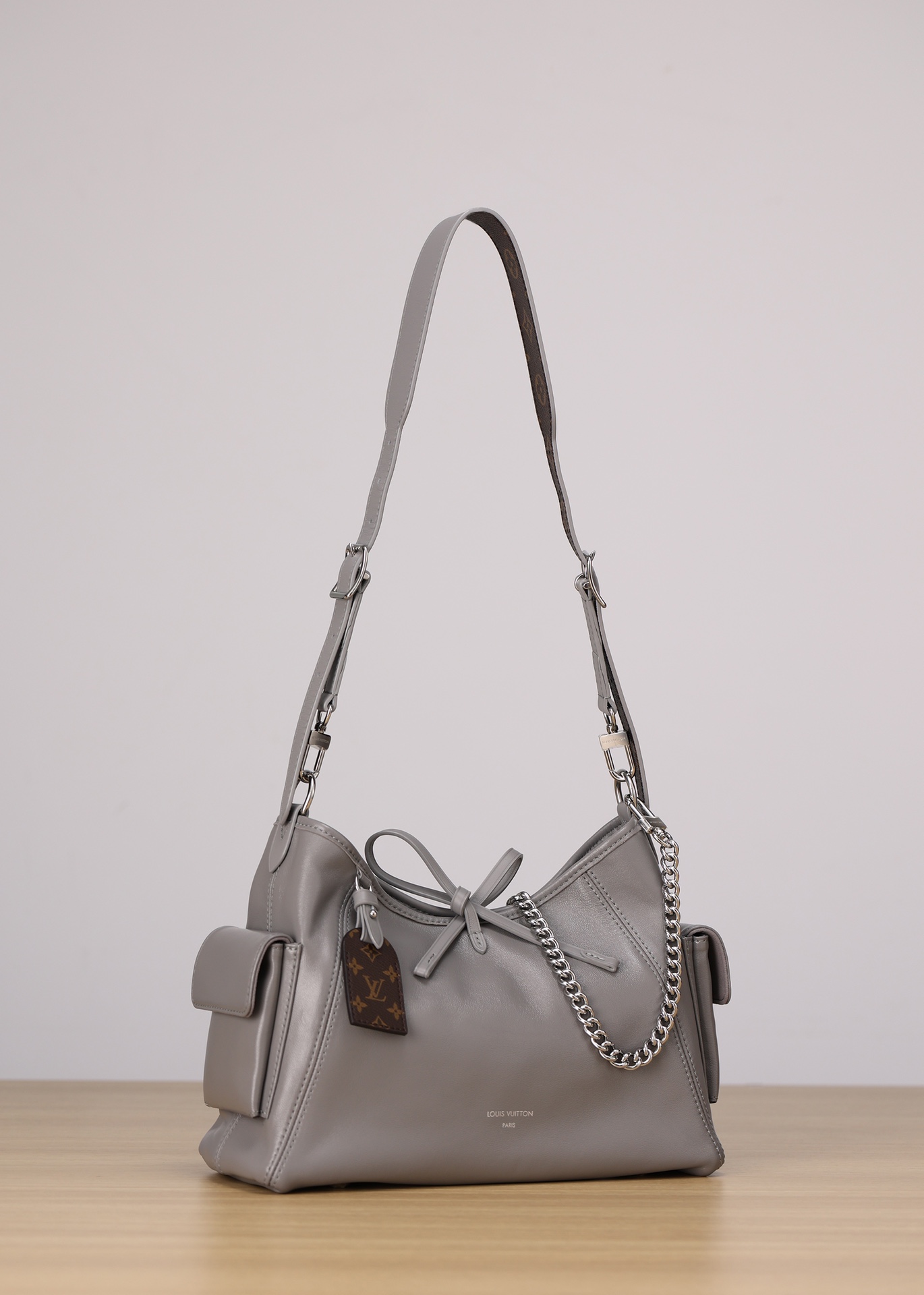 LOUIS VUITTON M12579 CarryAll Cargo Vibe PM Trianon Gray