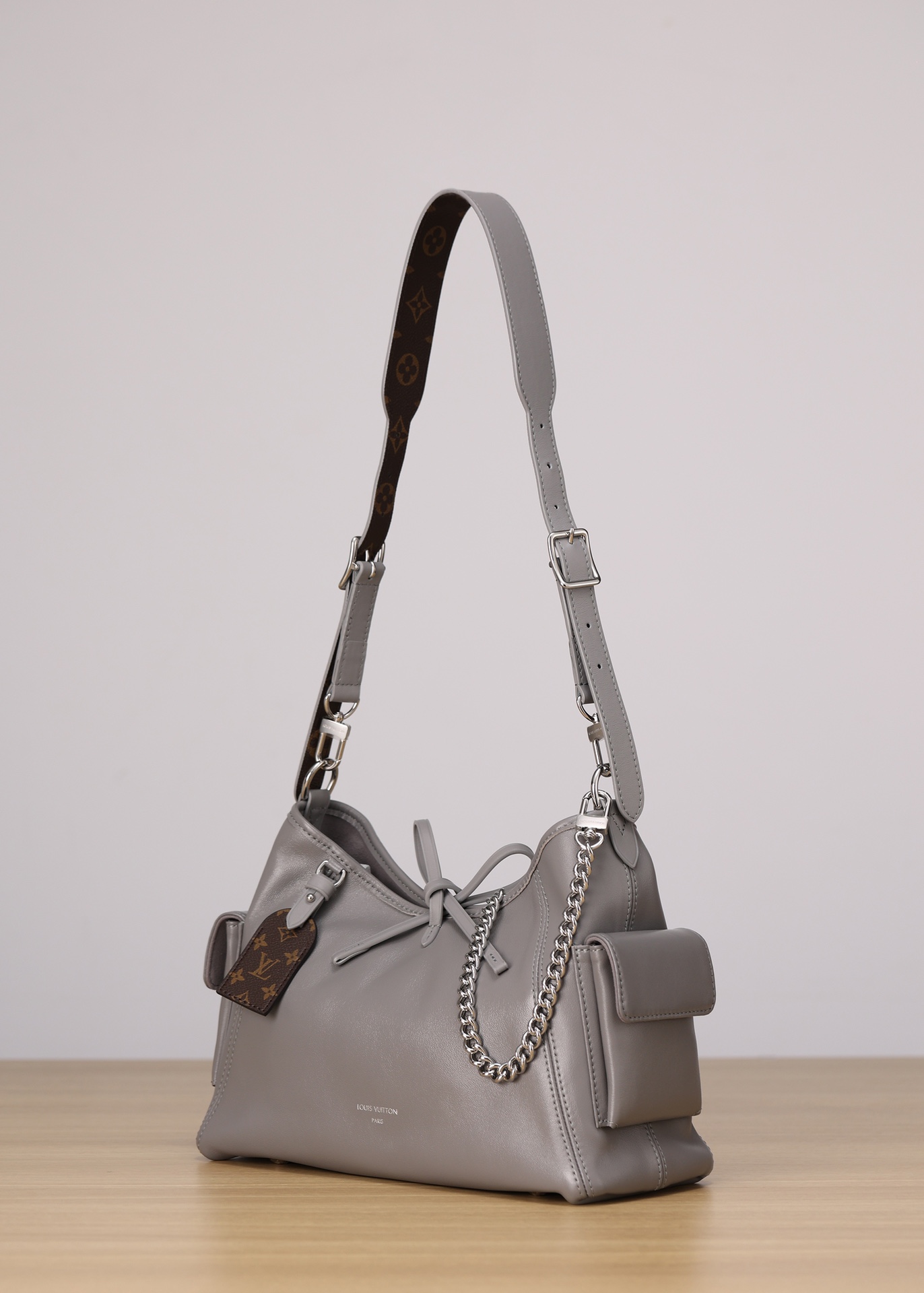 LOUIS VUITTON M12579 CarryAll Cargo Vibe PM Trianon Gray