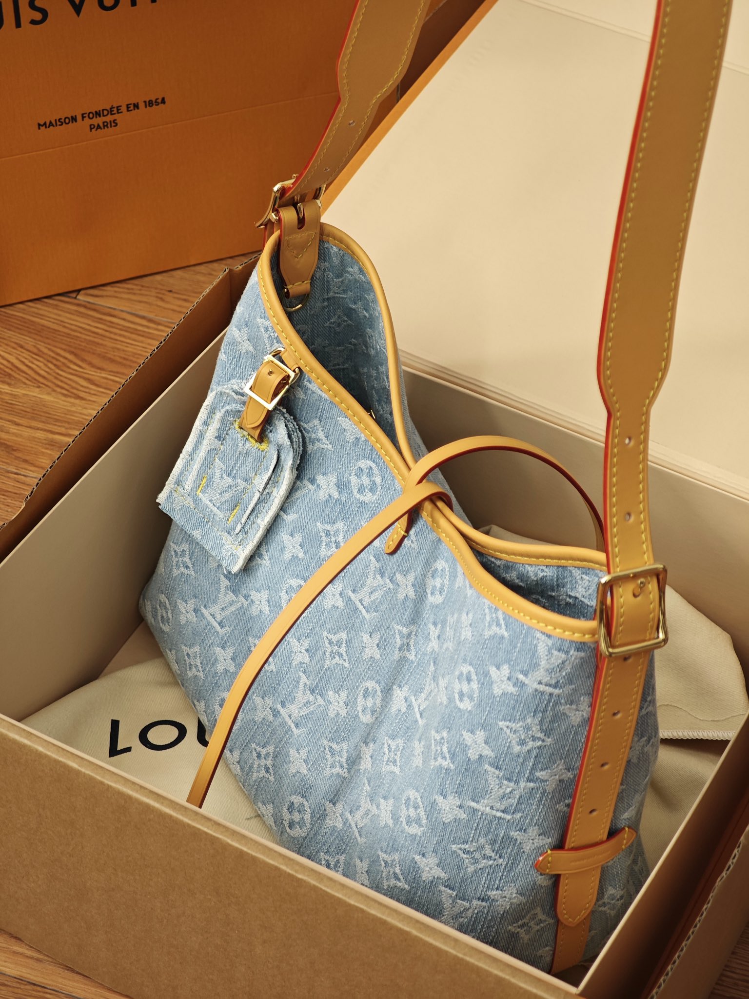 LOUIS VUITTON M11462 CarryAll PM Sky Blue Denim