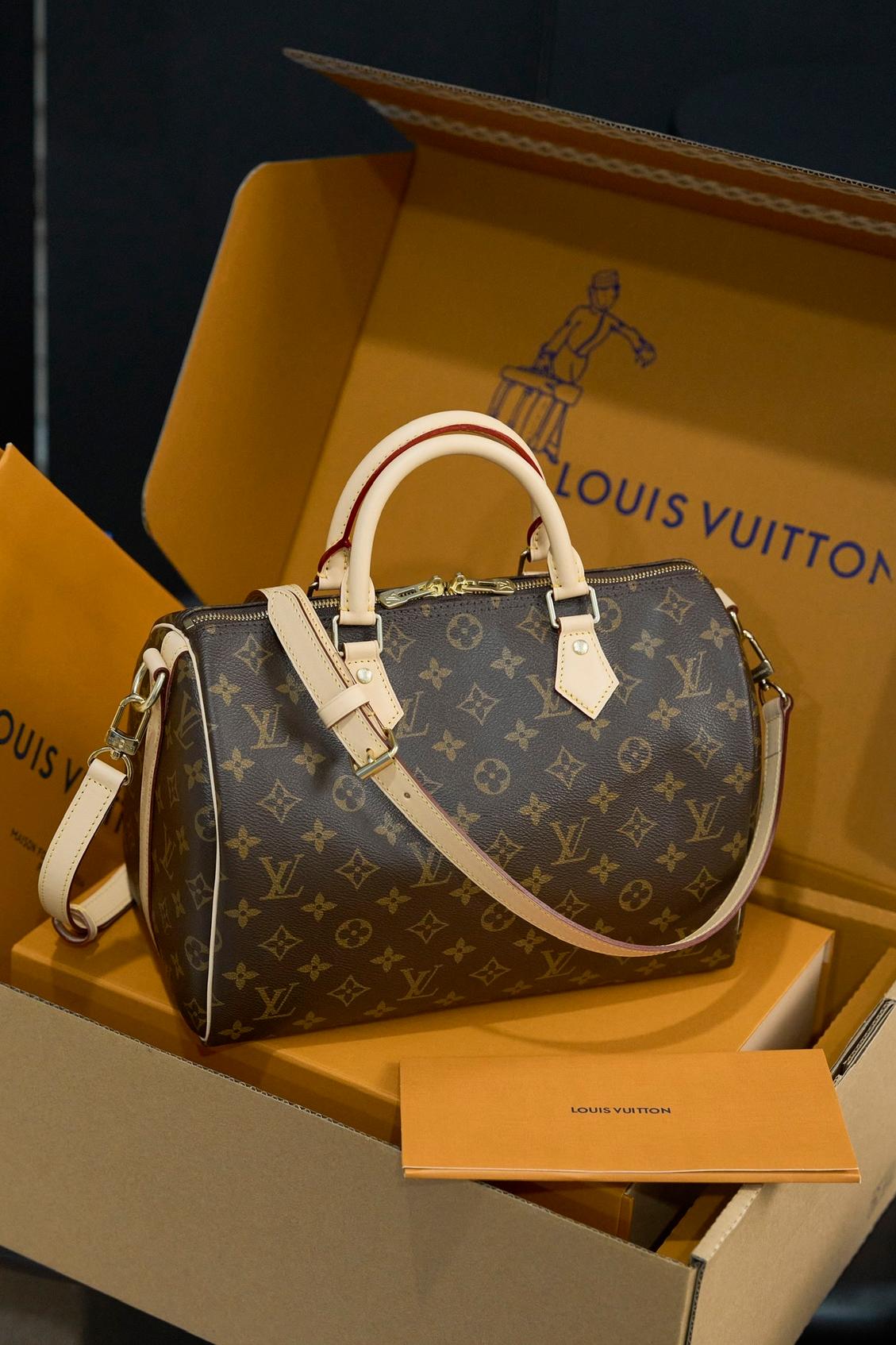 LOUIS VUITTON M1112 Speedy Bandoulière 30 Monogram coated canvas