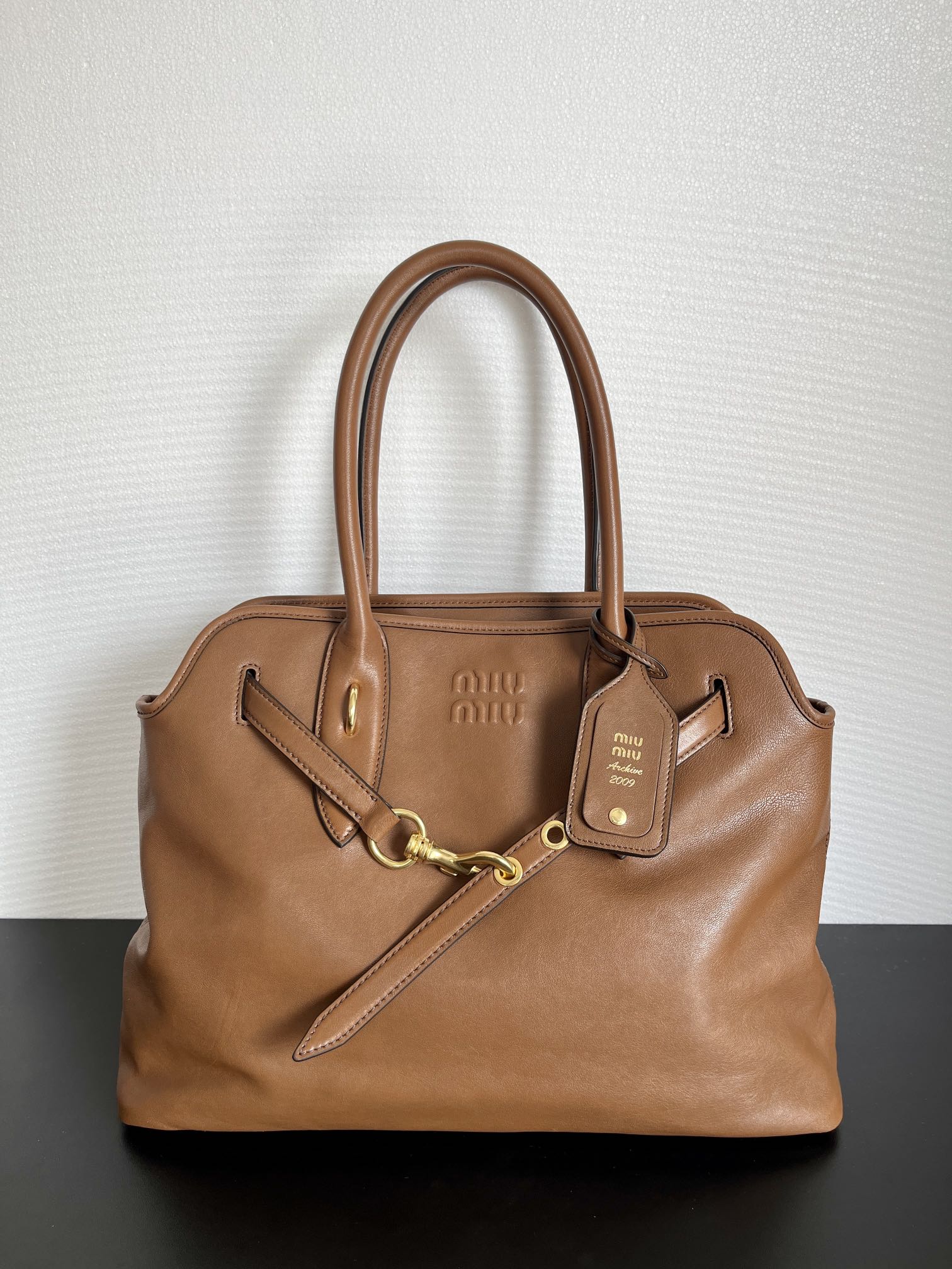 MIU MIU Aventure nappa leather bag Oak