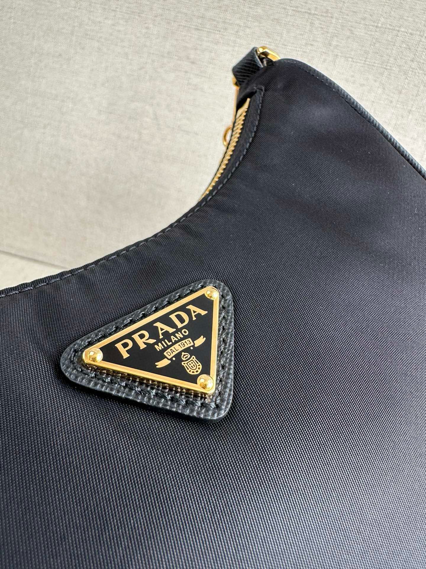 PRADA Re-Edition 2005 Re-Nylon bag Black/Gold Hardware