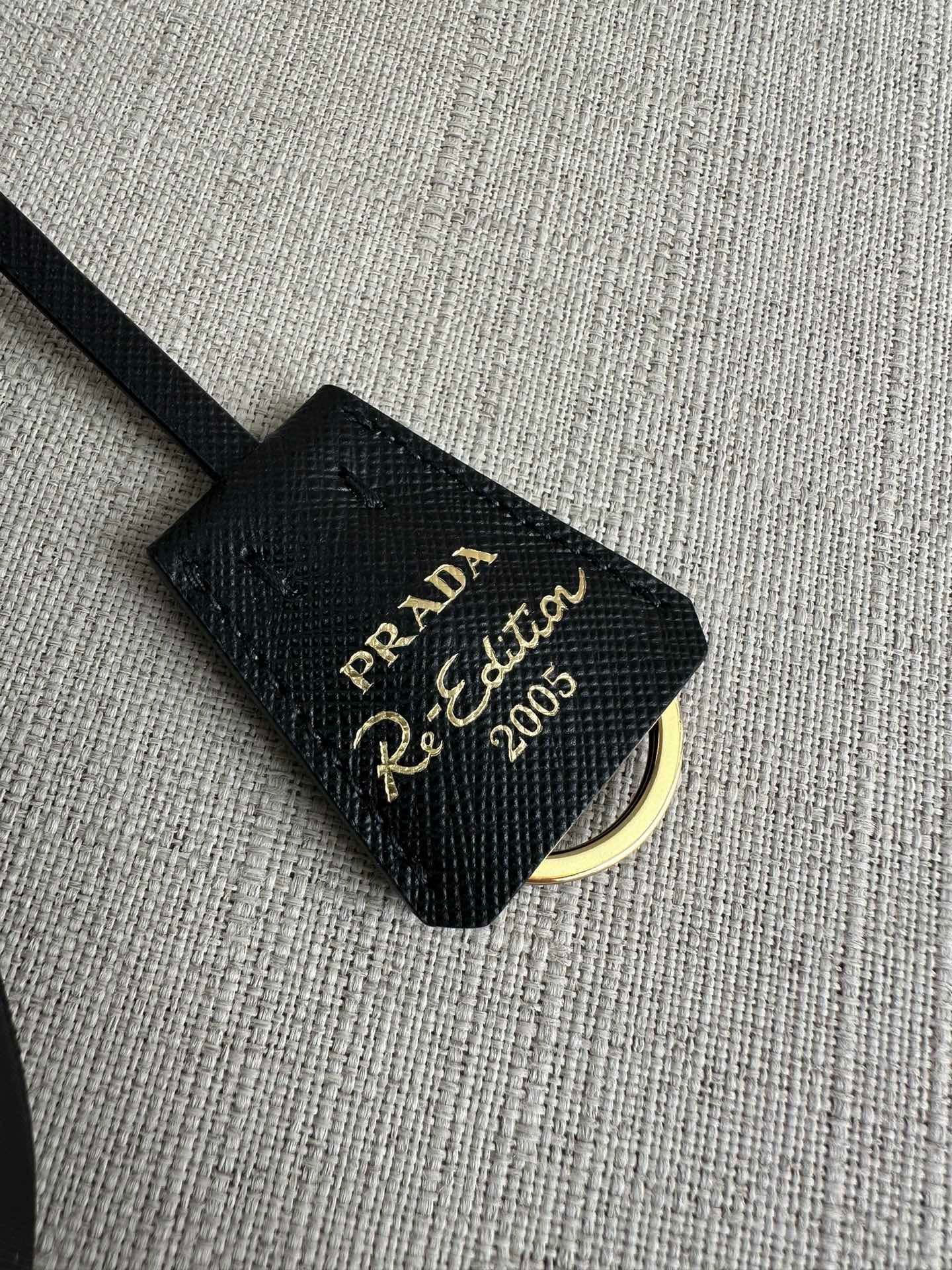 PRADA Re-Edition 2005 Re-Nylon bag Black/Gold Hardware