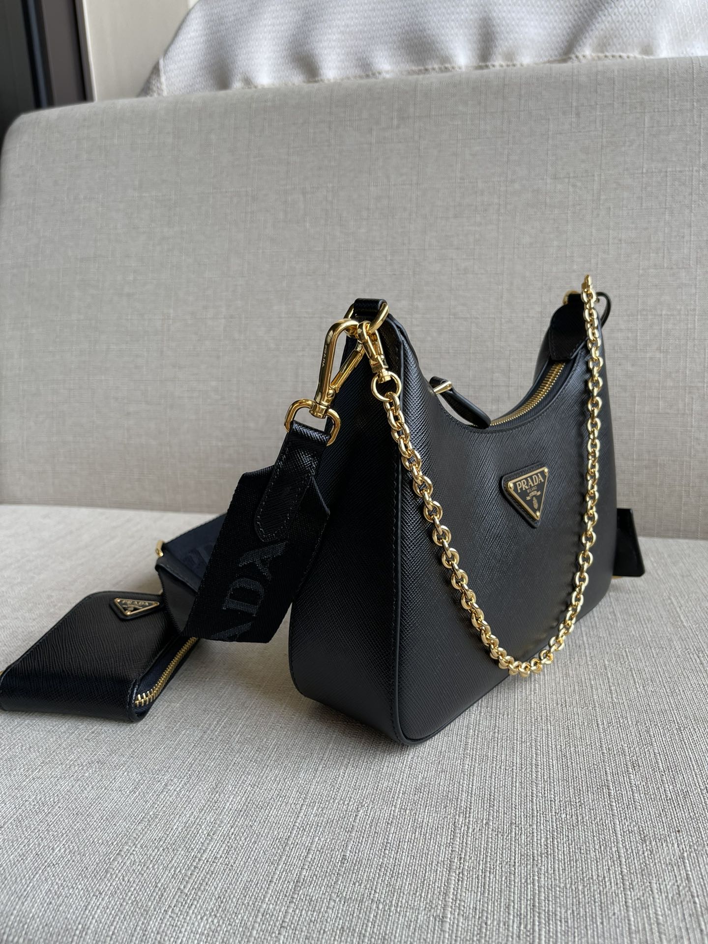 PRADA Re-Edition 2005 Saffiano leather bag Black/Gold Hardware